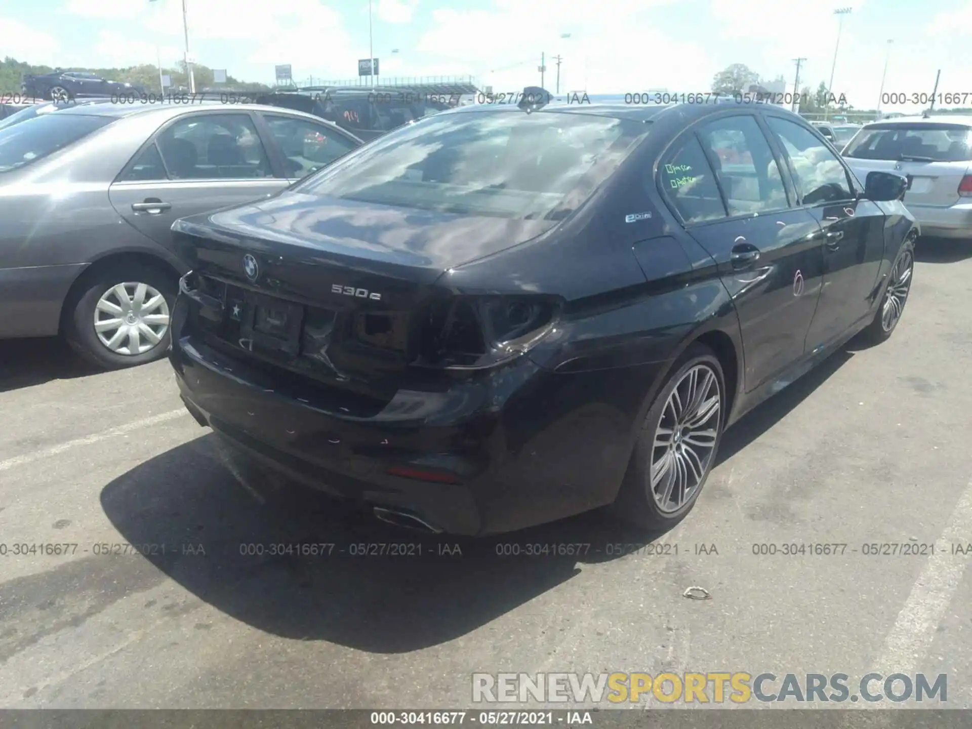 4 Photograph of a damaged car WBAJB1C52KB375274 BMW 5 SERIES 2019