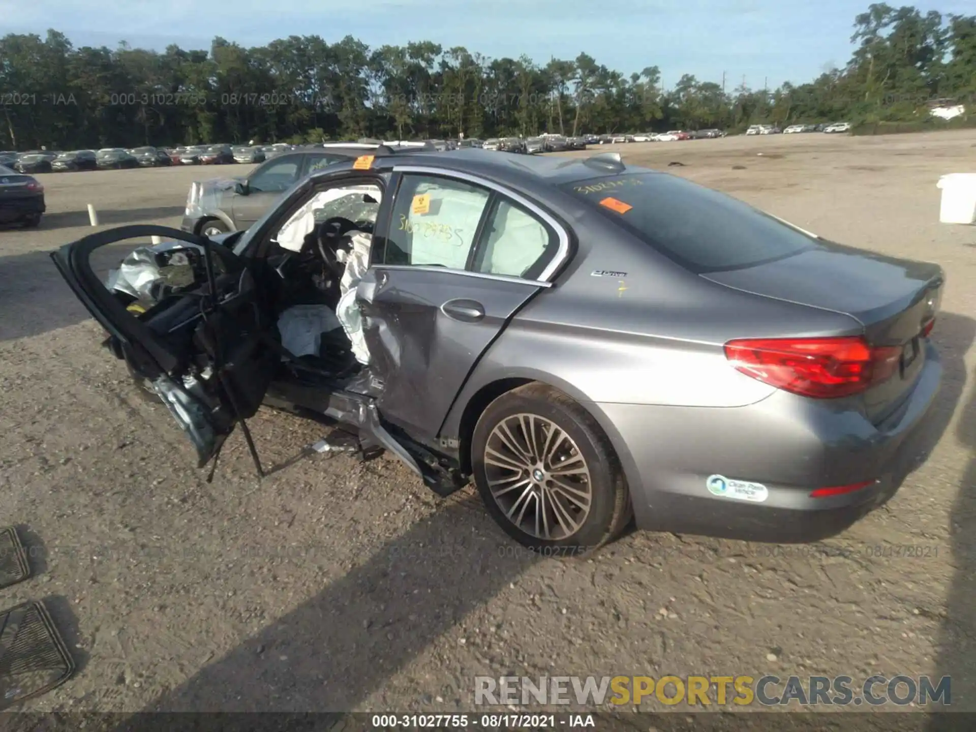 3 Photograph of a damaged car WBAJB1C53KB375963 BMW 5 SERIES 2019