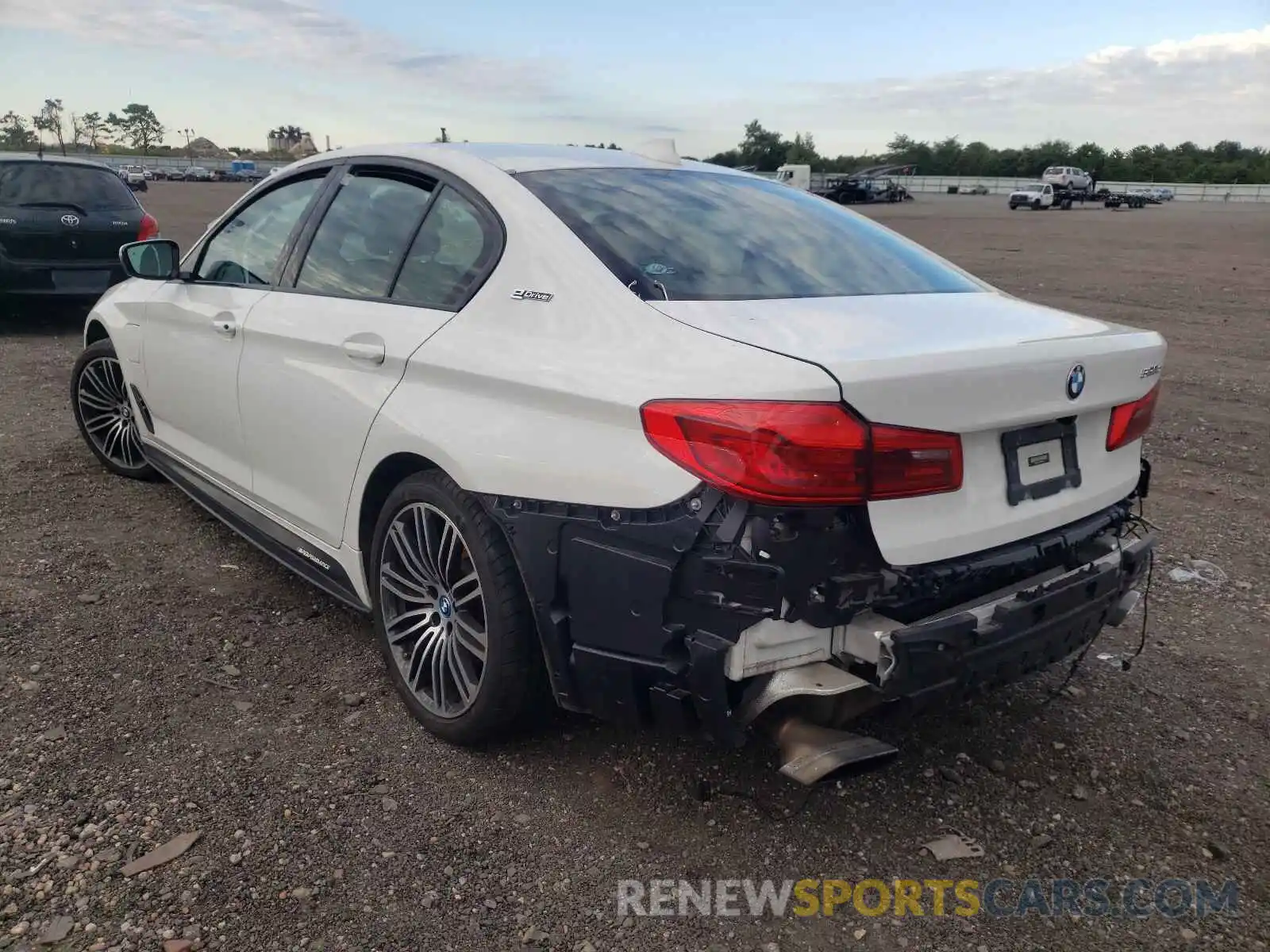 3 Photograph of a damaged car WBAJB1C53KB375977 BMW 5 SERIES 2019