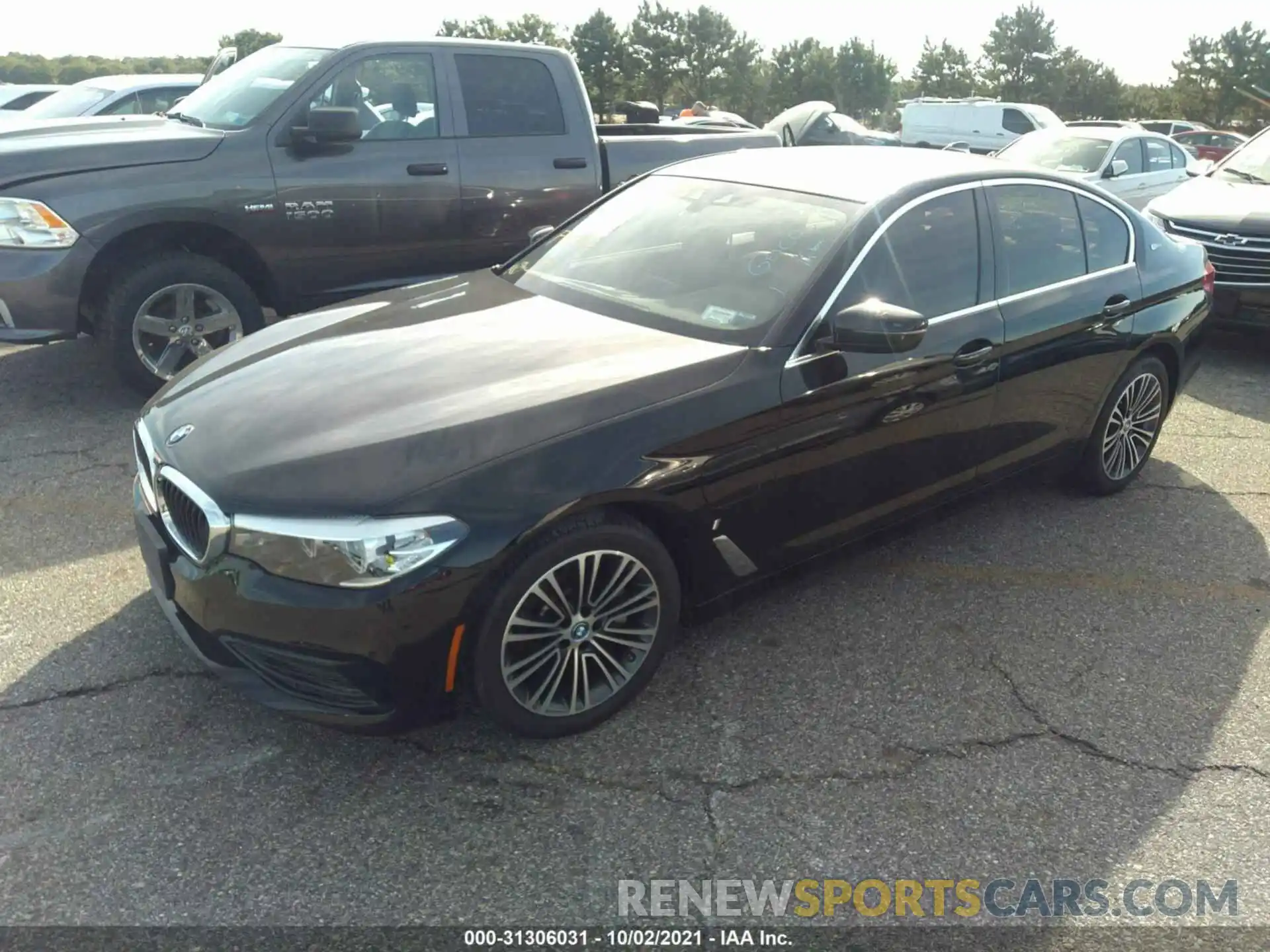 2 Photograph of a damaged car WBAJB1C54KB375681 BMW 5 SERIES 2019