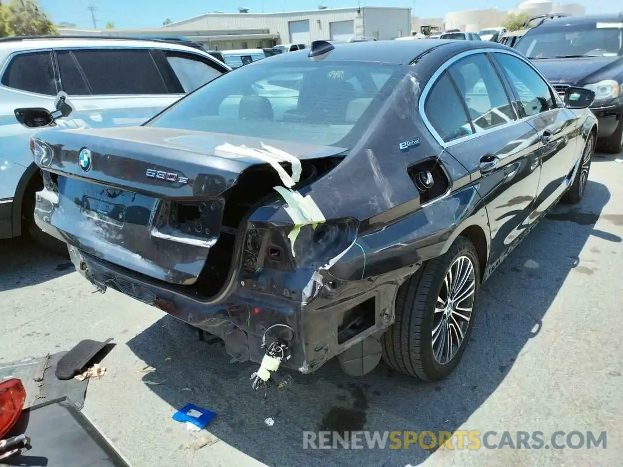 4 Photograph of a damaged car WBAJB1C54KB376376 BMW 5 SERIES 2019