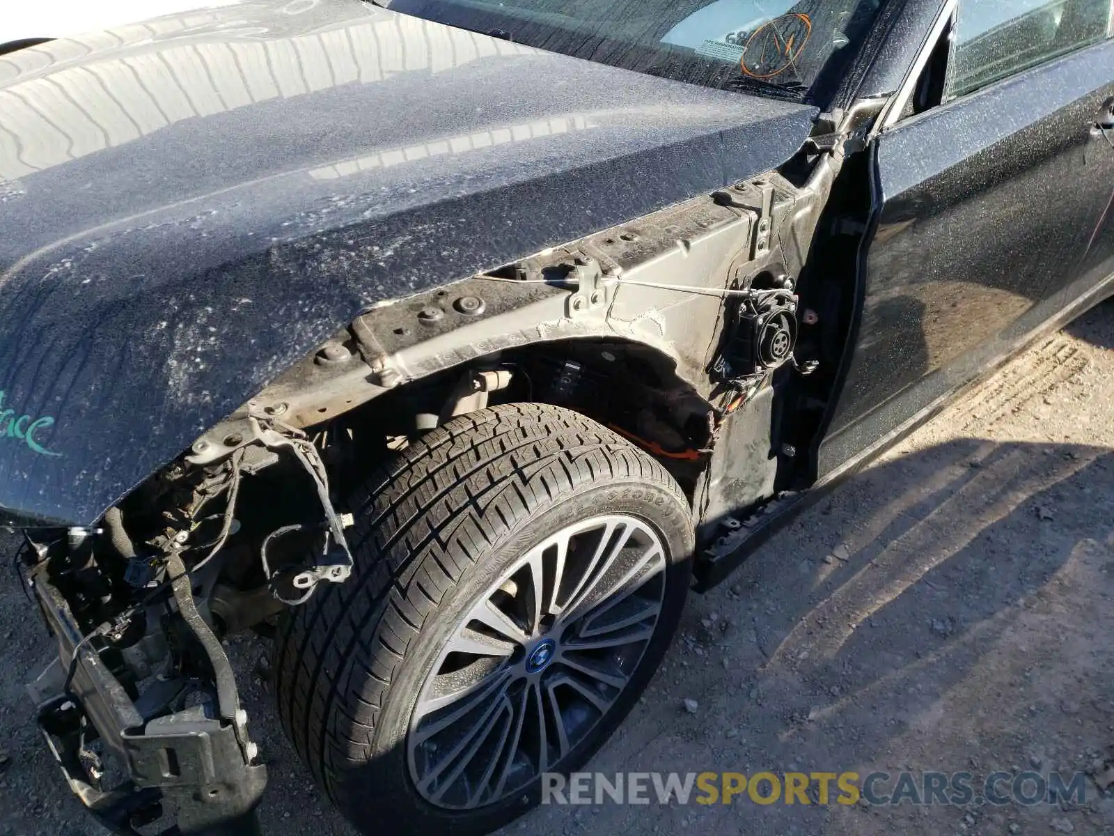 10 Photograph of a damaged car WBAJB1C55KB375205 BMW 5 SERIES 2019