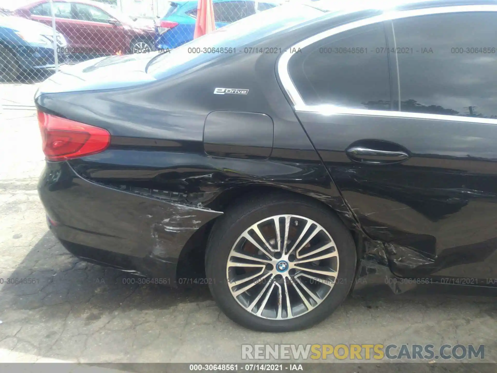 6 Photograph of a damaged car WBAJB1C55KB375706 BMW 5 SERIES 2019