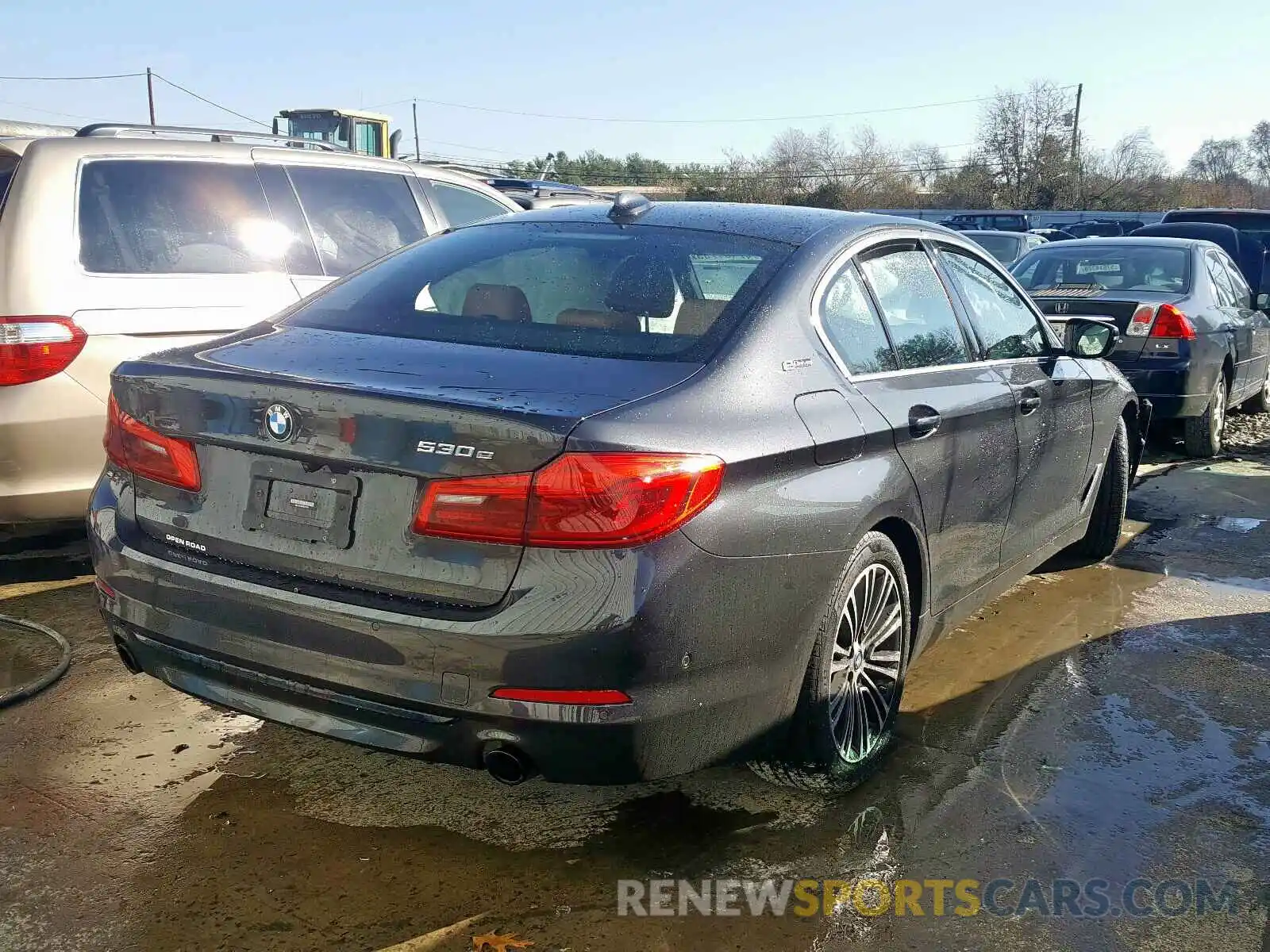 4 Photograph of a damaged car WBAJB1C56KB375164 BMW 5 SERIES 2019