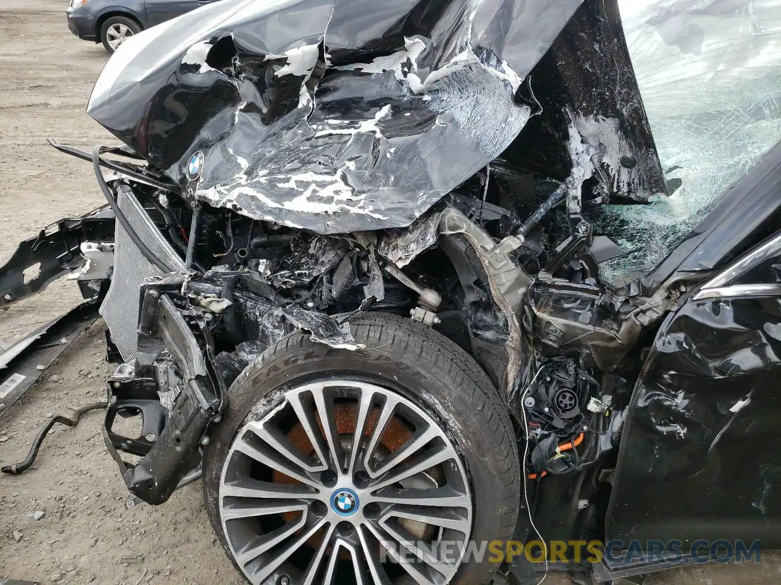 9 Photograph of a damaged car WBAJB1C56KB375472 BMW 5 SERIES 2019