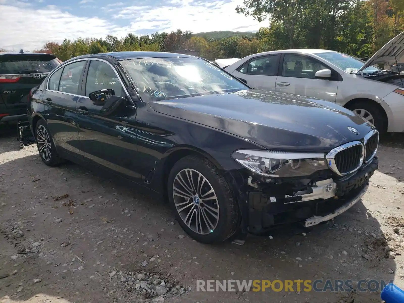 1 Фотография поврежденного автомобиля WBAJB1C56KB375956 BMW 5 SERIES 2019