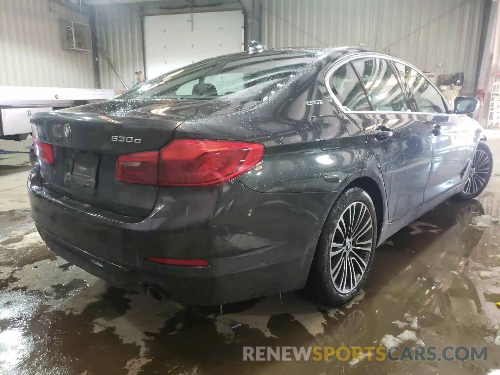 4 Photograph of a damaged car WBAJB1C57KB375822 BMW 5 SERIES 2019