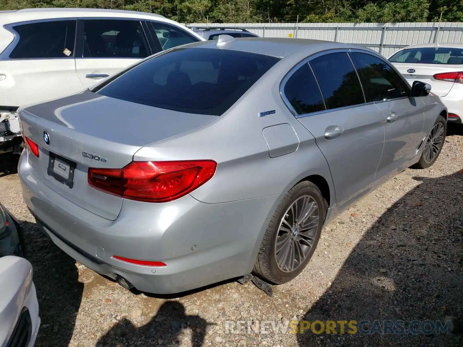 4 Photograph of a damaged car WBAJB1C58KB376543 BMW 5 SERIES 2019