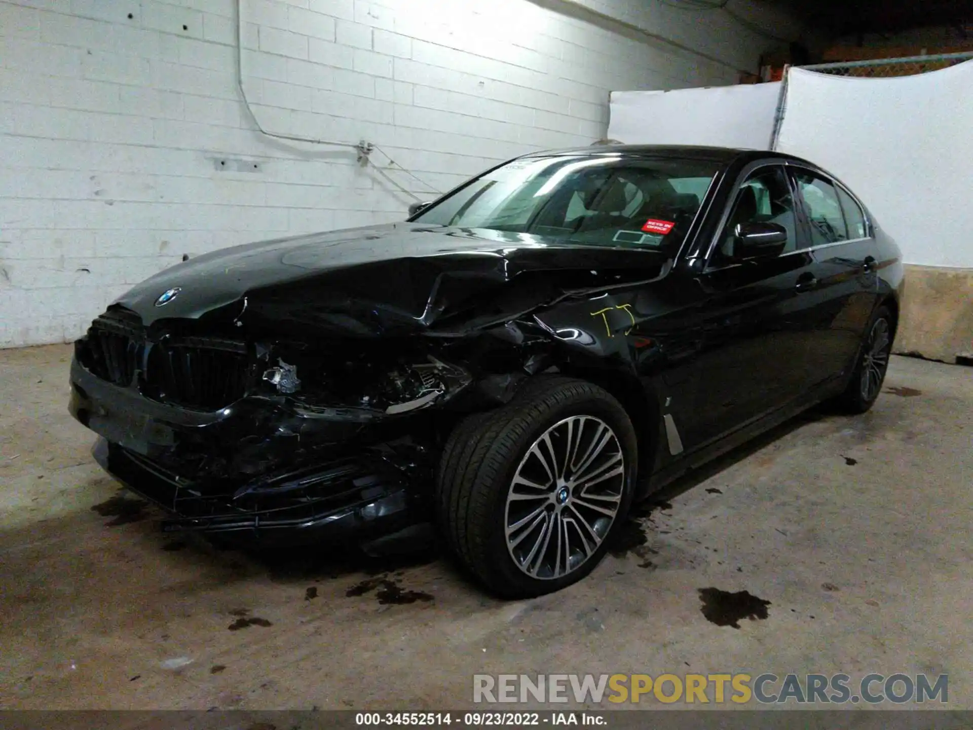 2 Photograph of a damaged car WBAJB1C58KB376963 BMW 5 SERIES 2019