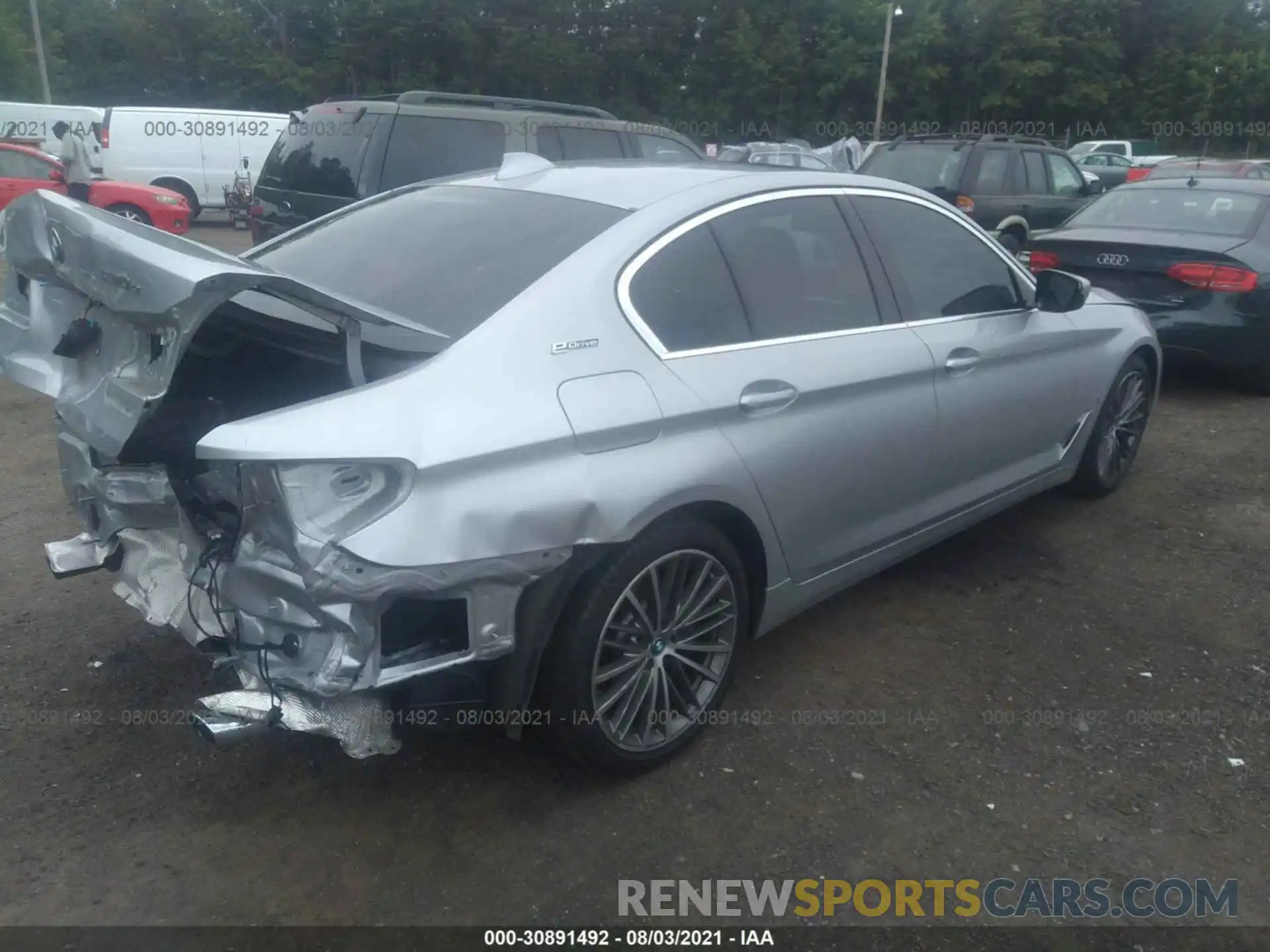 4 Photograph of a damaged car WBAJB1C59KB375885 BMW 5 SERIES 2019