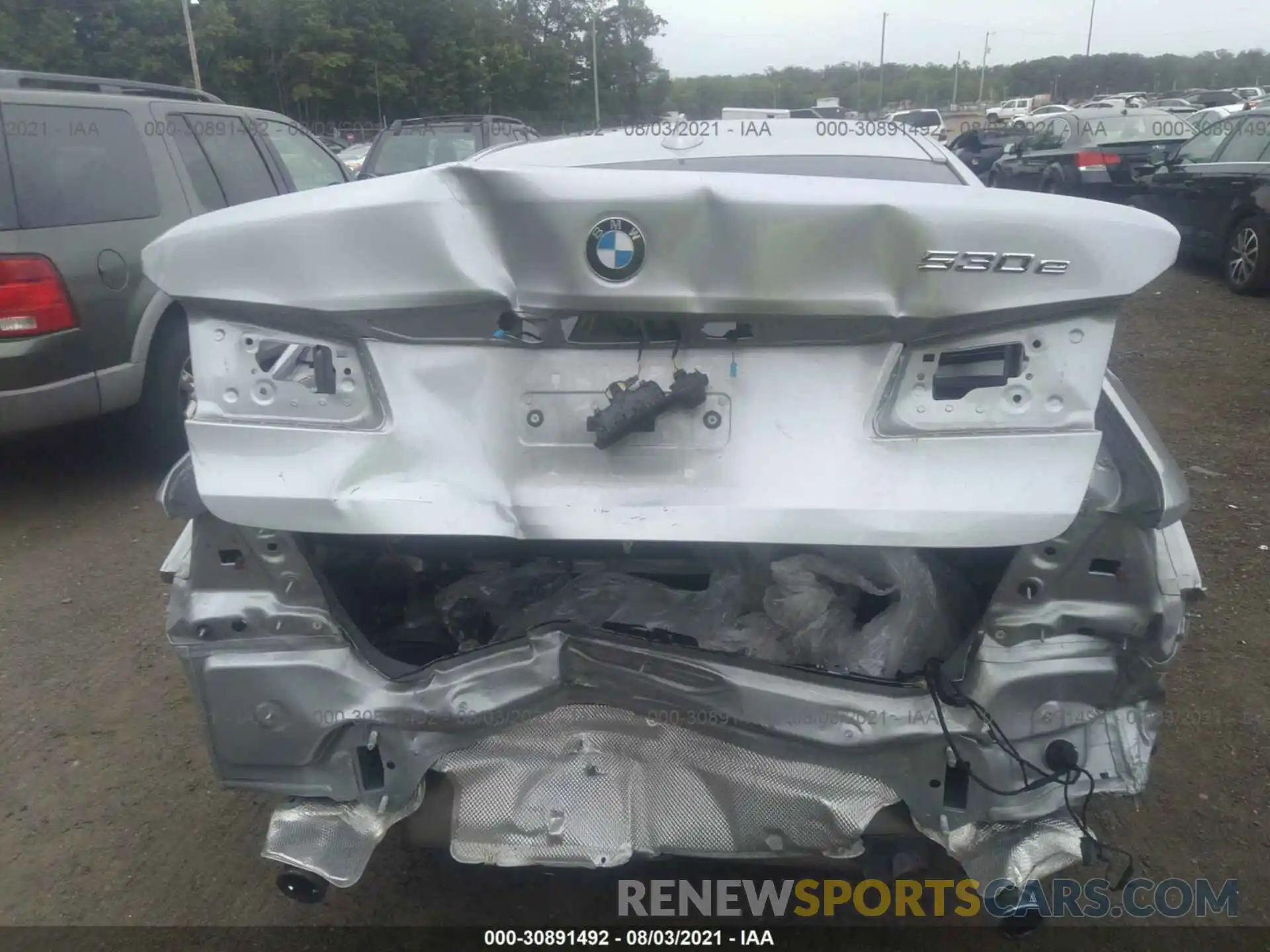 6 Photograph of a damaged car WBAJB1C59KB375885 BMW 5 SERIES 2019