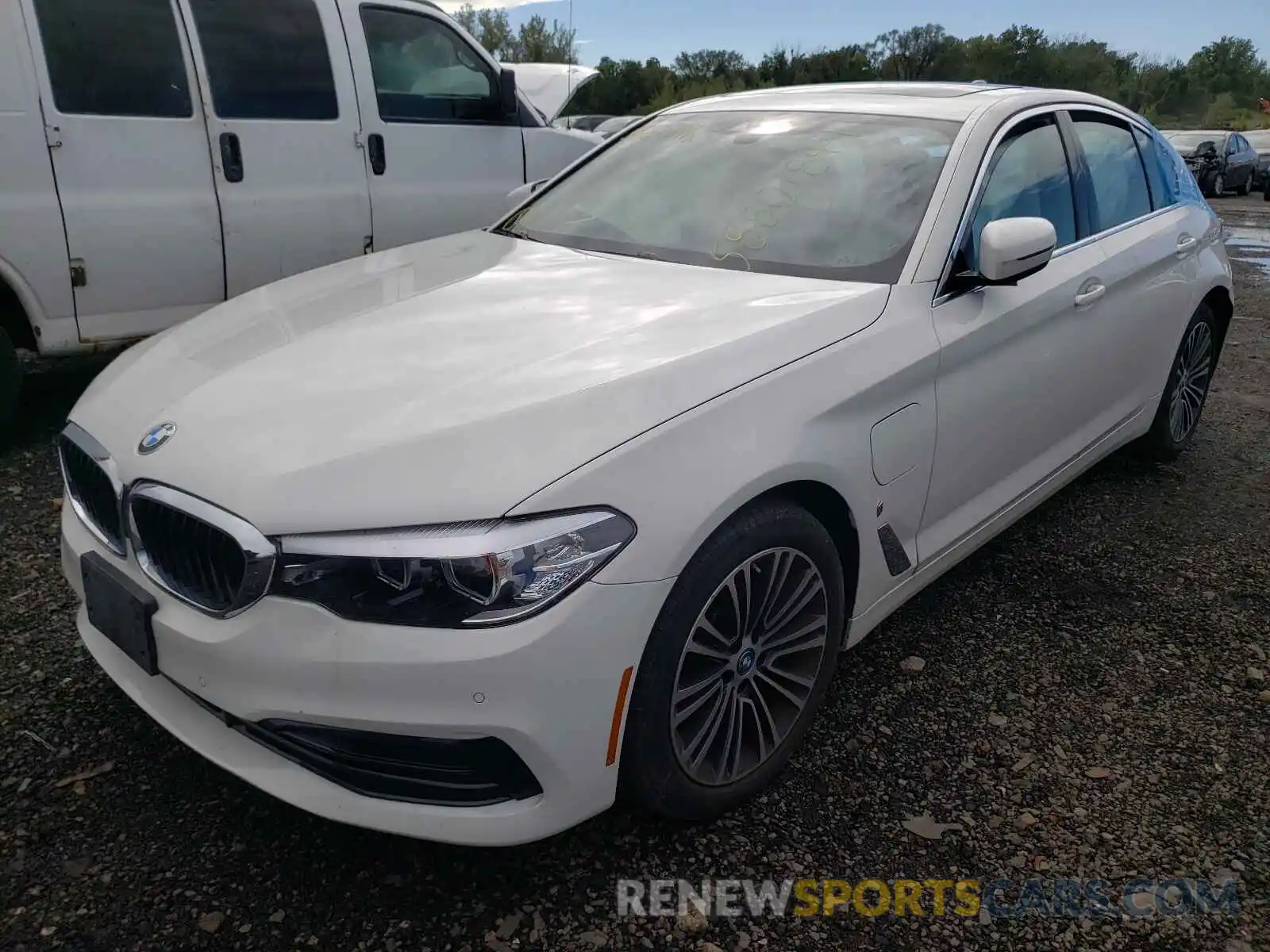 2 Photograph of a damaged car WBAJB1C59KB376907 BMW 5 SERIES 2019