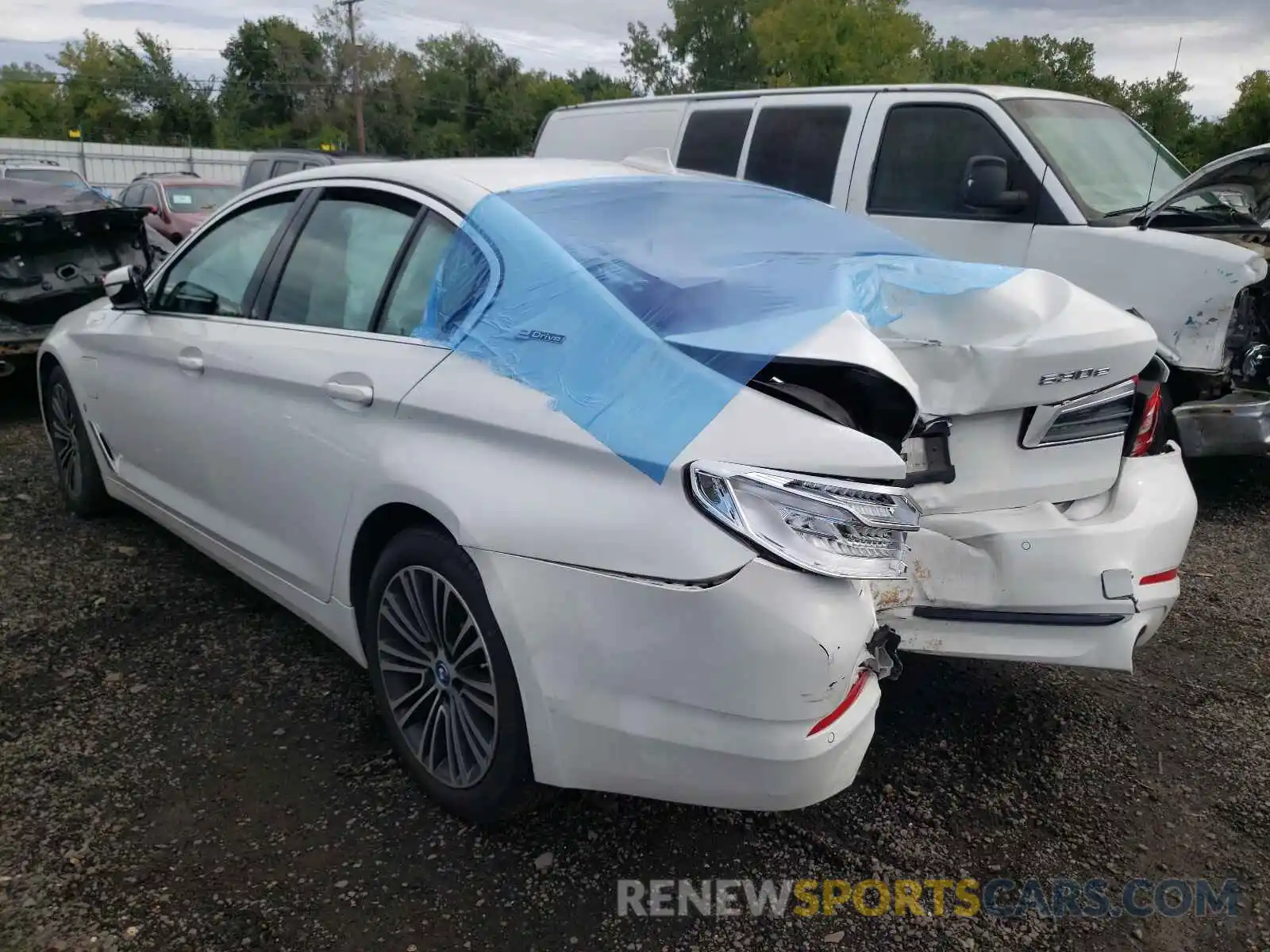 3 Photograph of a damaged car WBAJB1C59KB376907 BMW 5 SERIES 2019