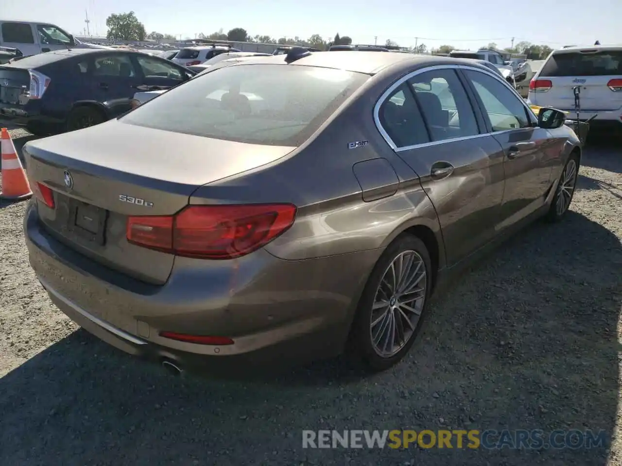 4 Photograph of a damaged car WBAJB1C5XKB375765 BMW 5 SERIES 2019