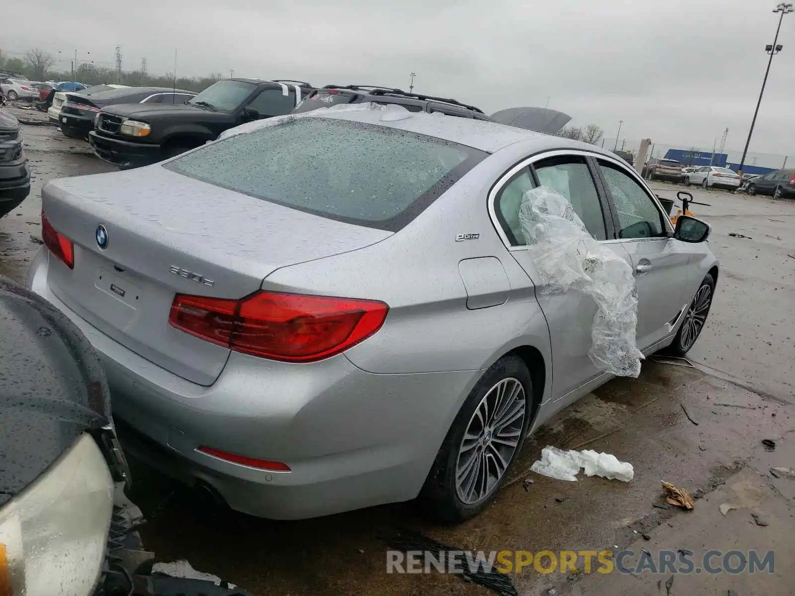 4 Photograph of a damaged car WBAJB1C5XKB375846 BMW 5 SERIES 2019