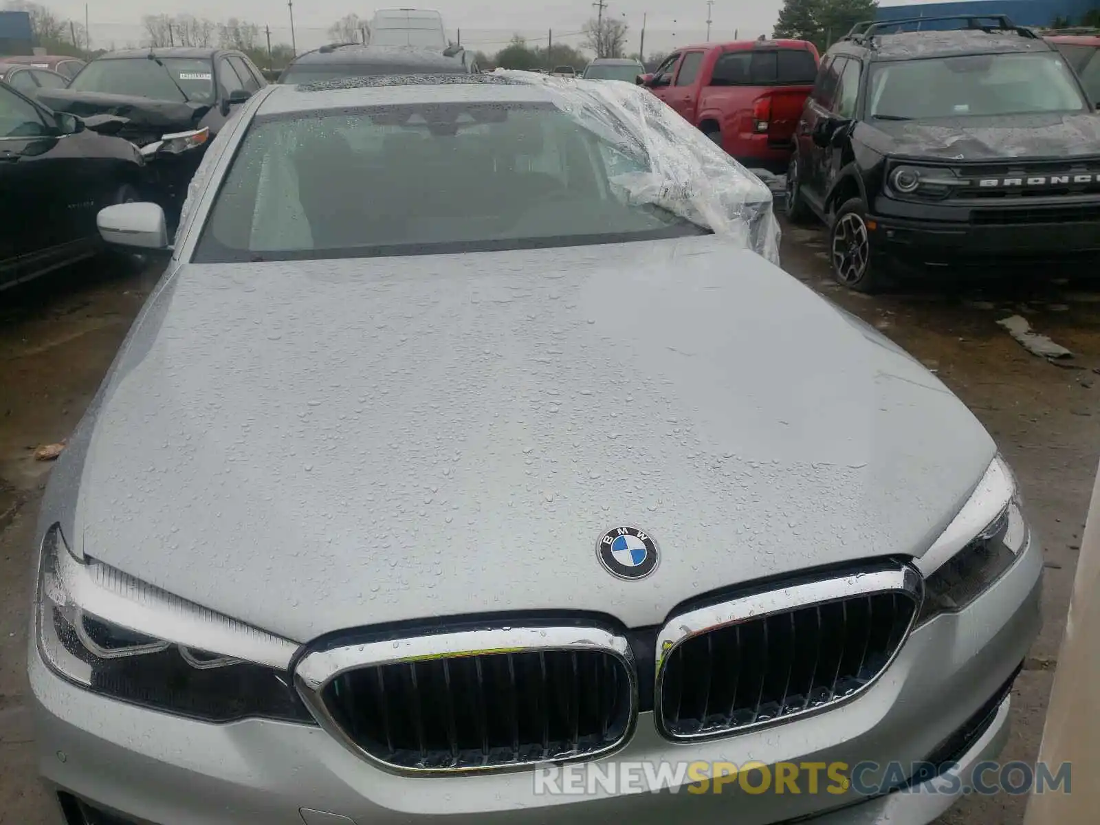 7 Фотография поврежденного автомобиля WBAJB1C5XKB375846 BMW 5 SERIES 2019