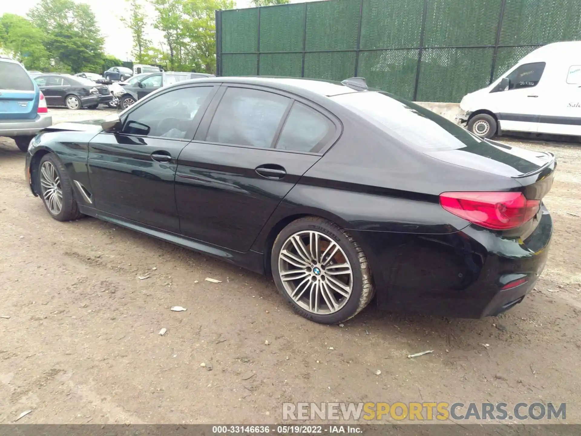 3 Фотография поврежденного автомобиля WBAJB9C55KB464724 BMW 5 SERIES 2019