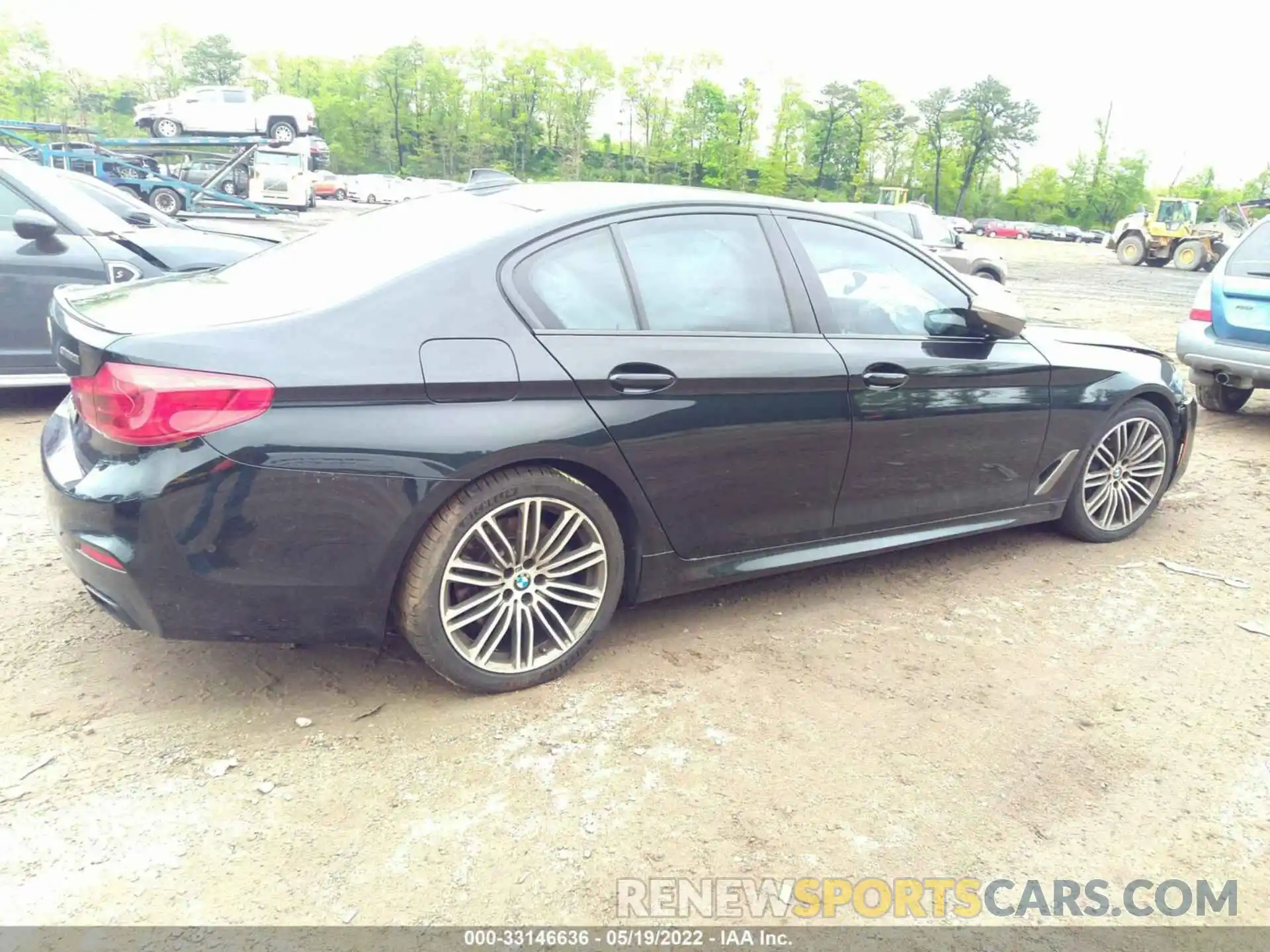 4 Фотография поврежденного автомобиля WBAJB9C55KB464724 BMW 5 SERIES 2019