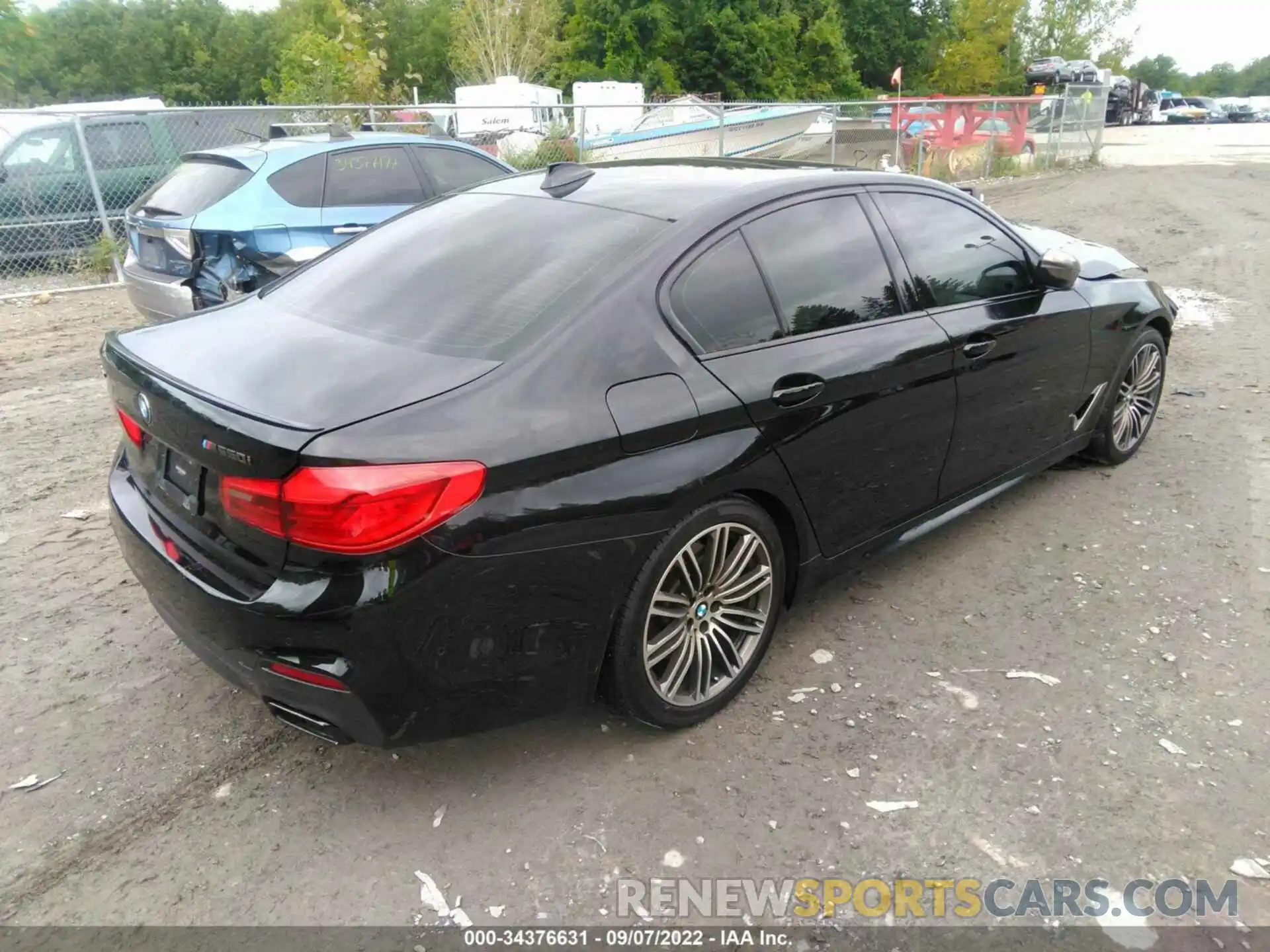 4 Photograph of a damaged car WBAJB9C55KB464755 BMW 5 SERIES 2019