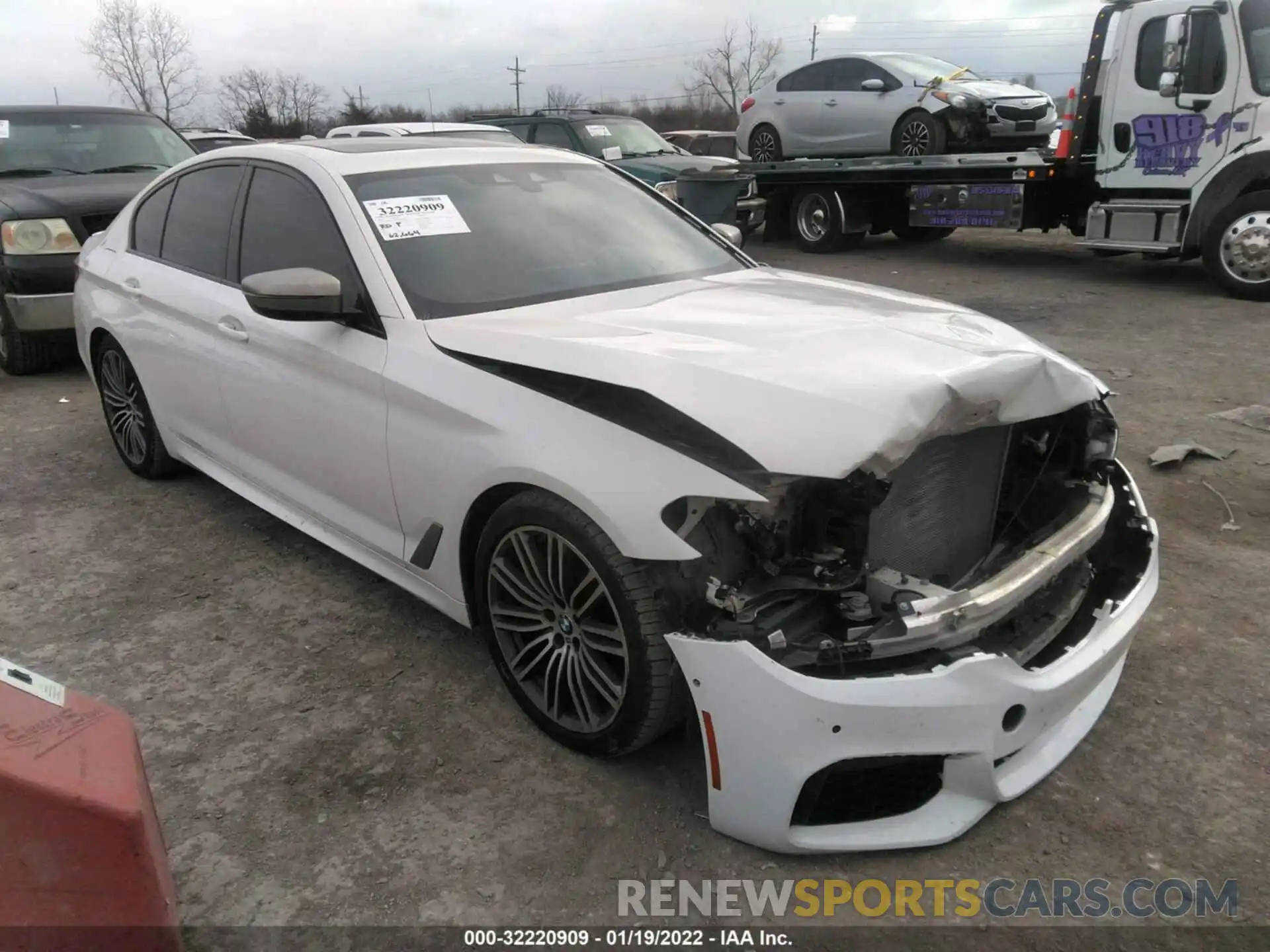 1 Photograph of a damaged car WBAJB9C5XKB288026 BMW 5 SERIES 2019