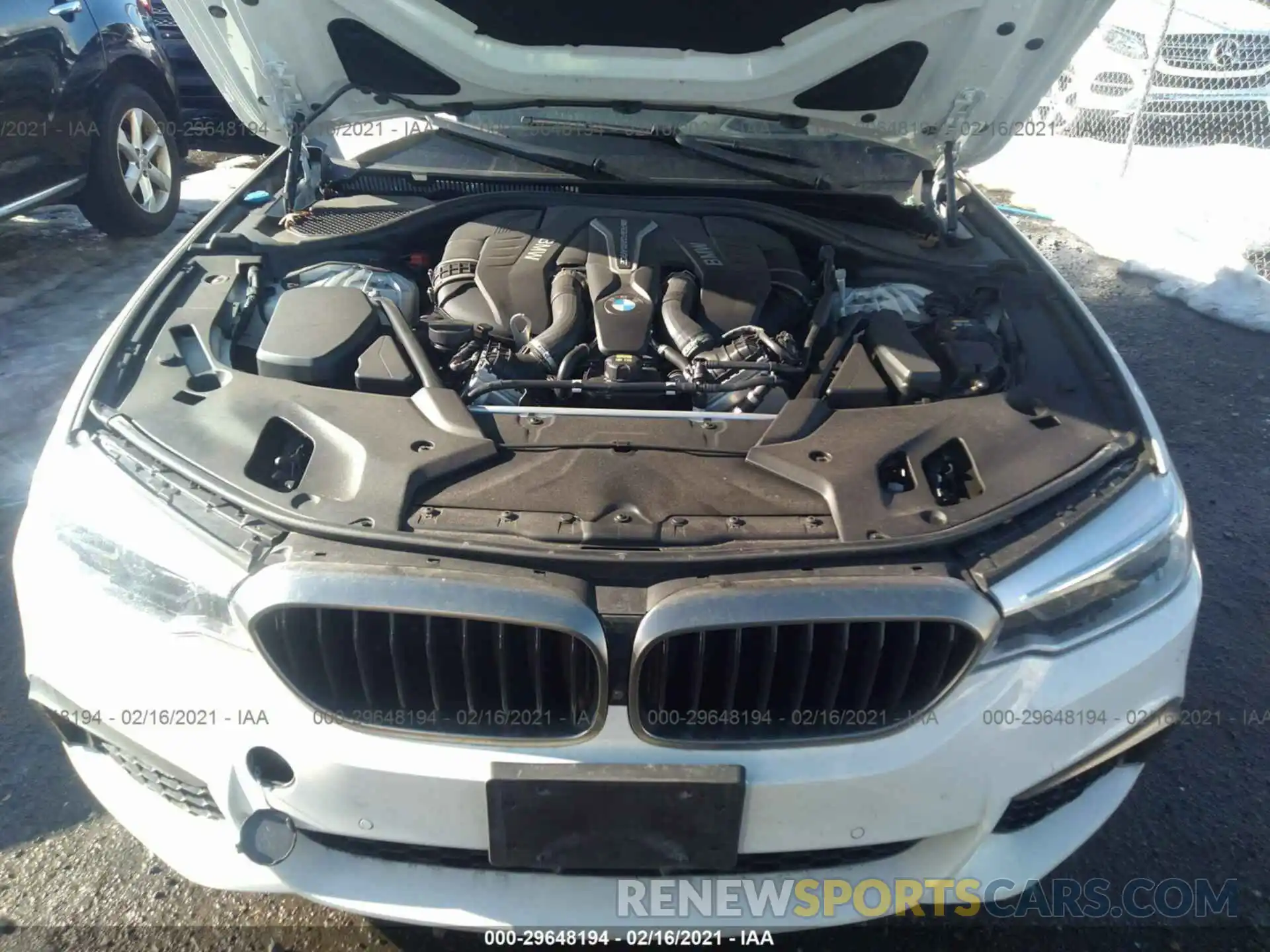 10 Фотография поврежденного автомобиля WBAJB9C5XKB288625 BMW 5 SERIES 2019