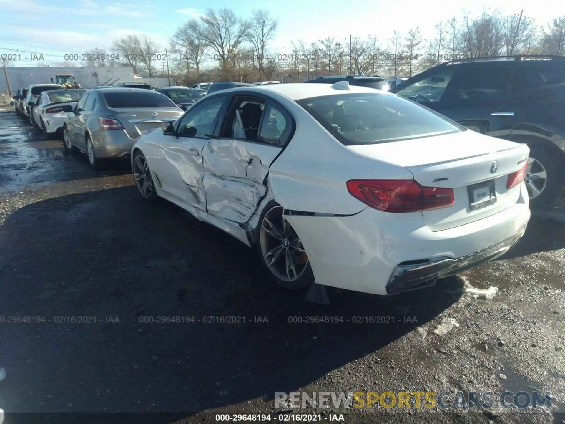 3 Фотография поврежденного автомобиля WBAJB9C5XKB288625 BMW 5 SERIES 2019