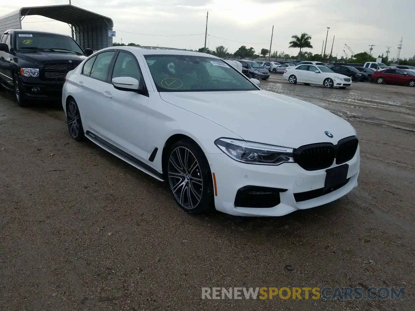 1 Photograph of a damaged car WBAJE5C50KWW14036 BMW 5 SERIES 2019