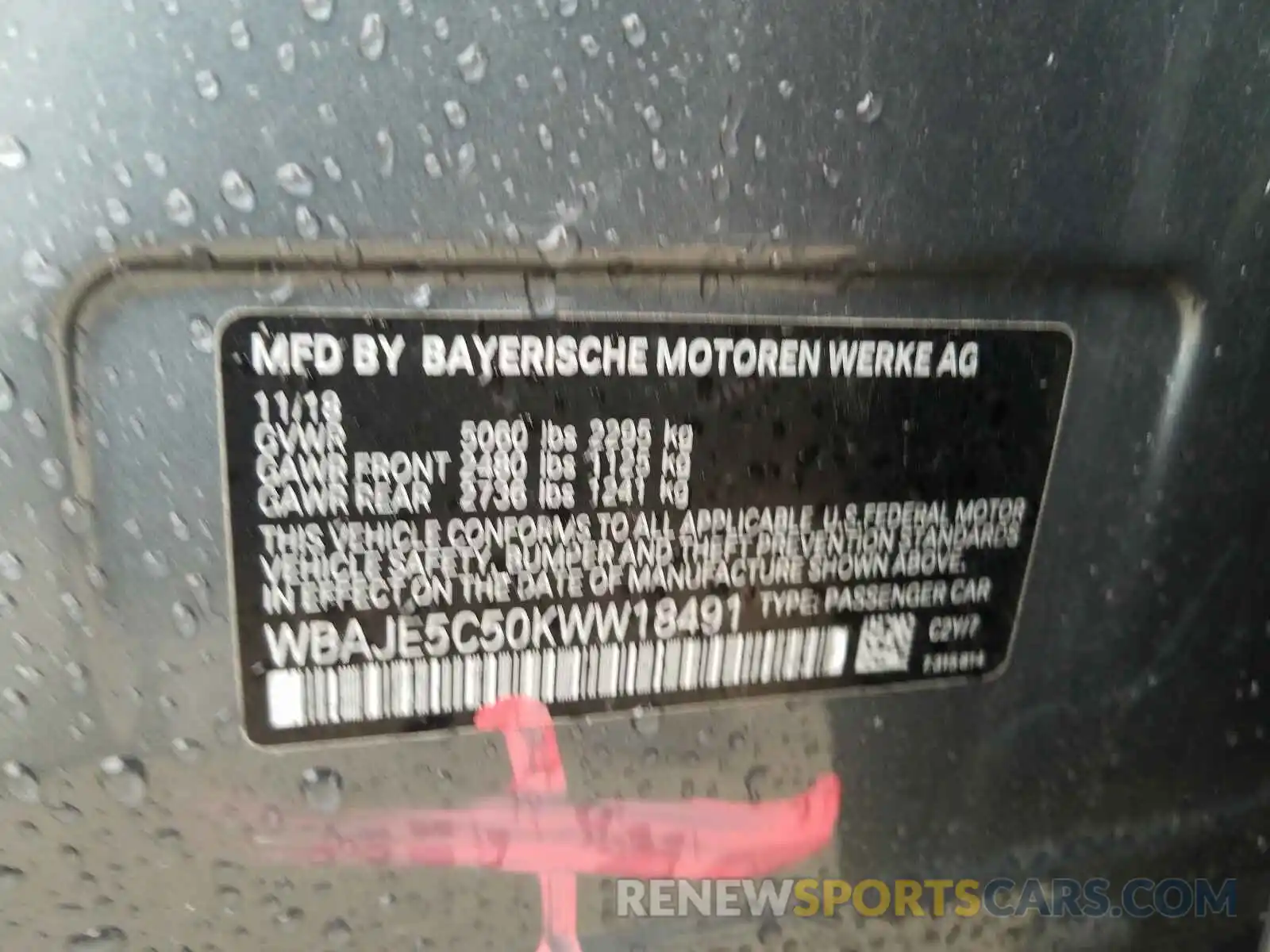 10 Photograph of a damaged car WBAJE5C50KWW18491 BMW 5 SERIES 2019