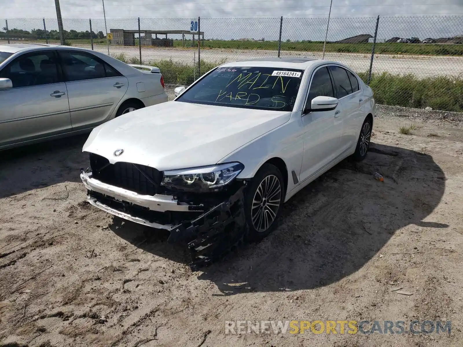 2 Photograph of a damaged car WBAJE5C51KG919362 BMW 5 SERIES 2019