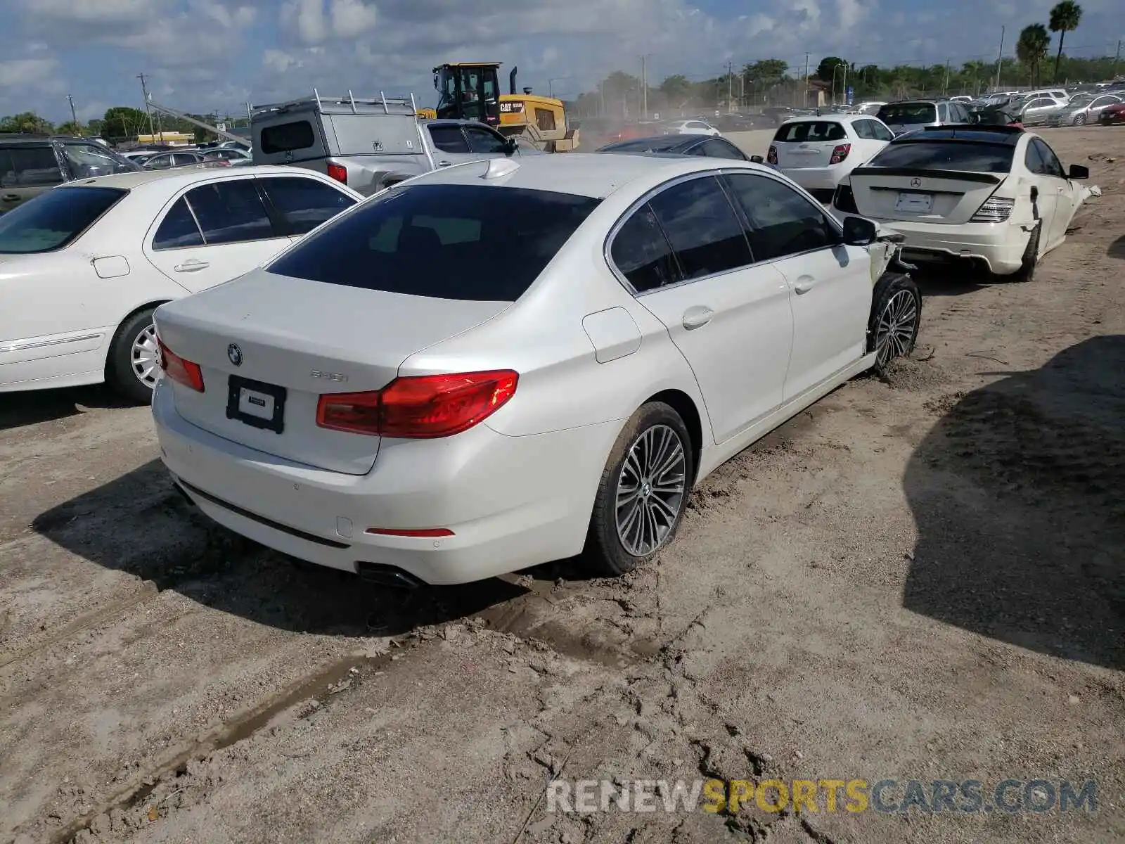 4 Photograph of a damaged car WBAJE5C51KG919362 BMW 5 SERIES 2019