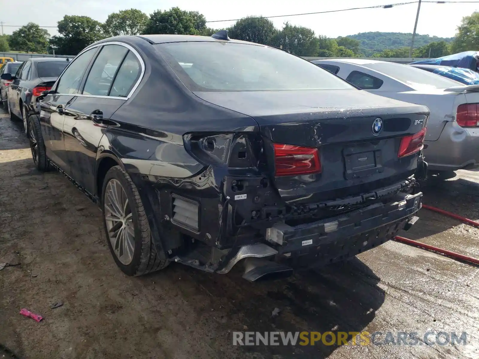 3 Photograph of a damaged car WBAJE5C51KWW15034 BMW 5 SERIES 2019