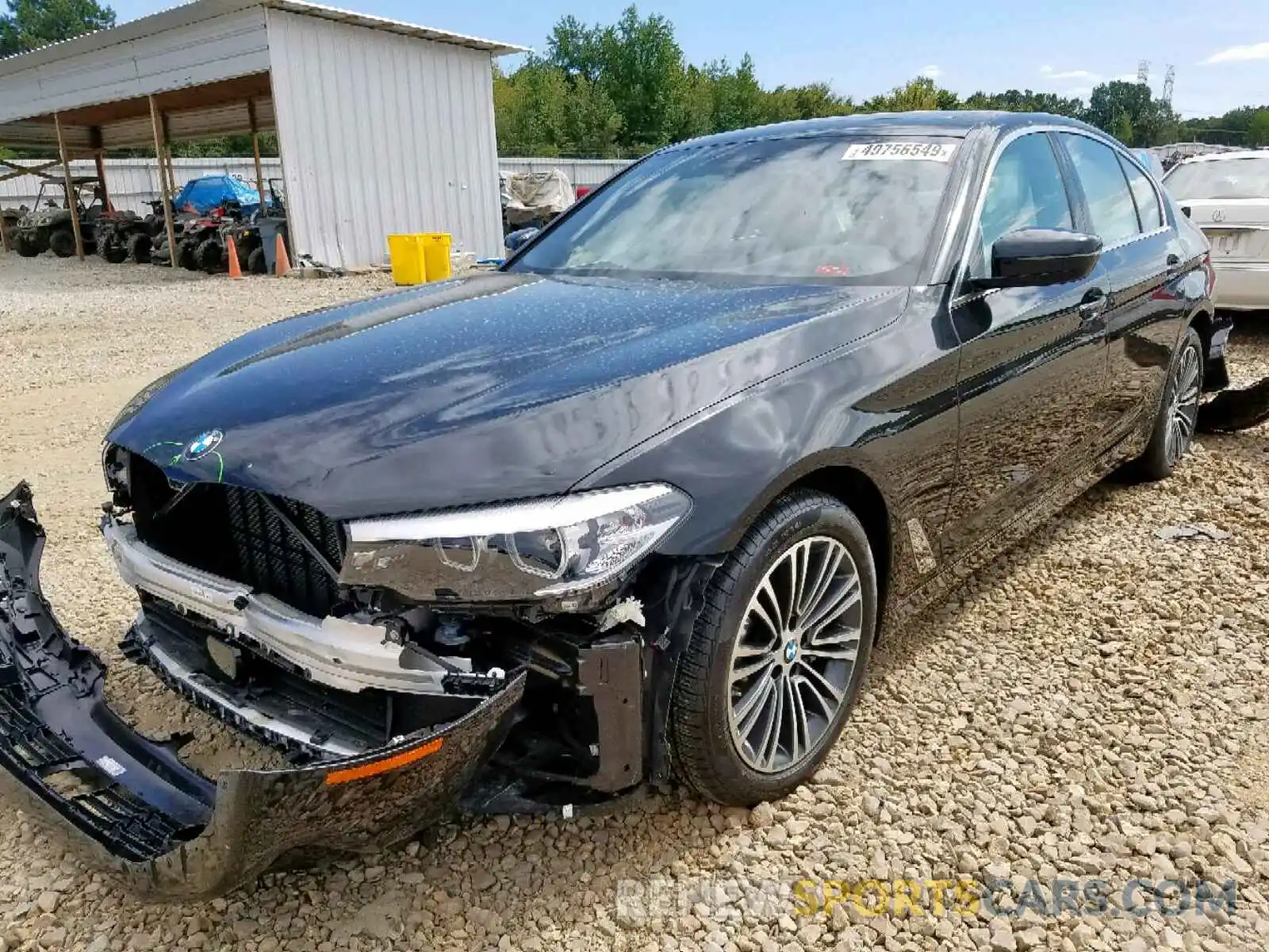 2 Фотография поврежденного автомобиля WBAJE5C51KWW17088 BMW 5 SERIES 2019