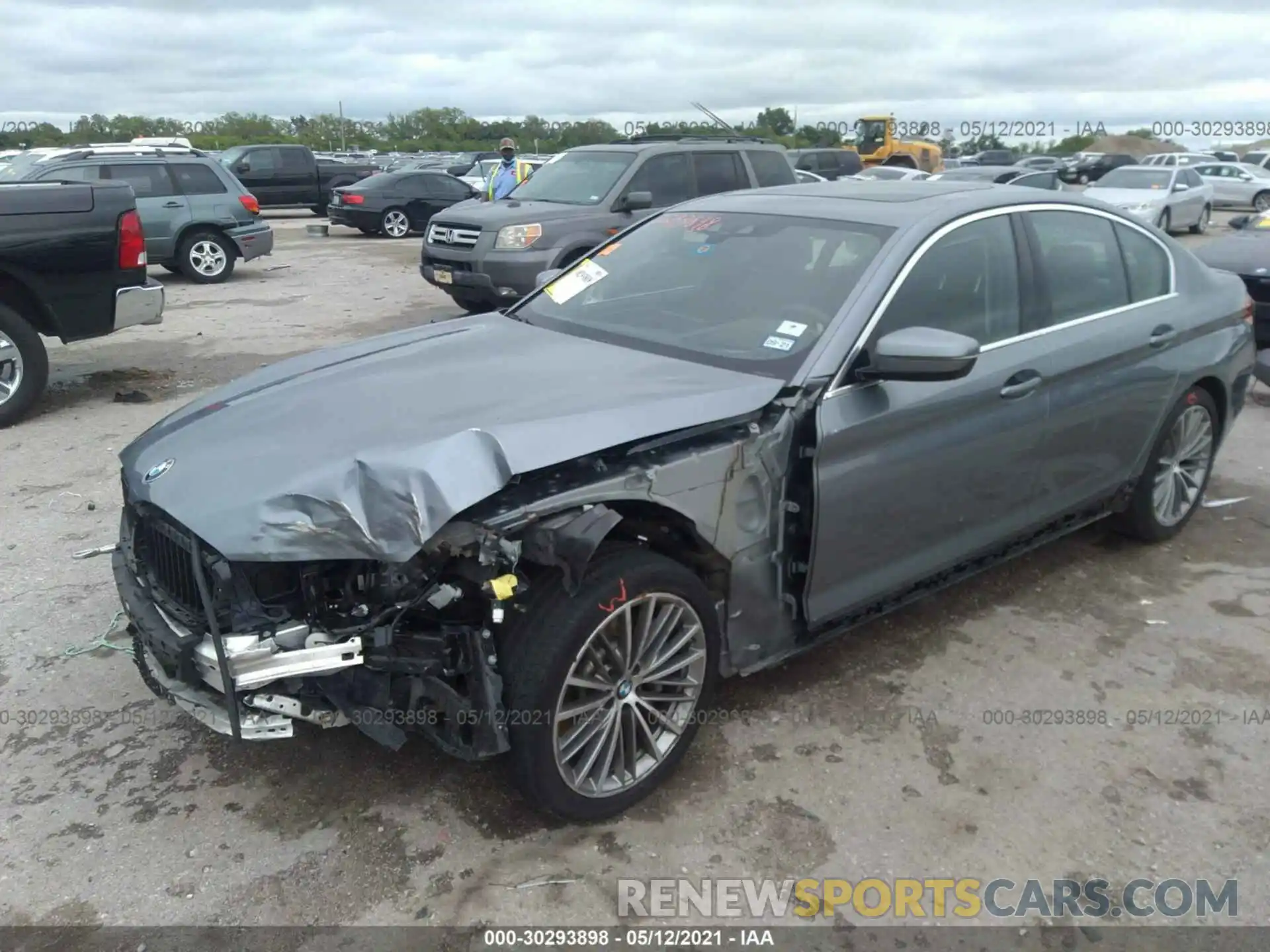 2 Photograph of a damaged car WBAJE5C52KWA98670 BMW 5 SERIES 2019