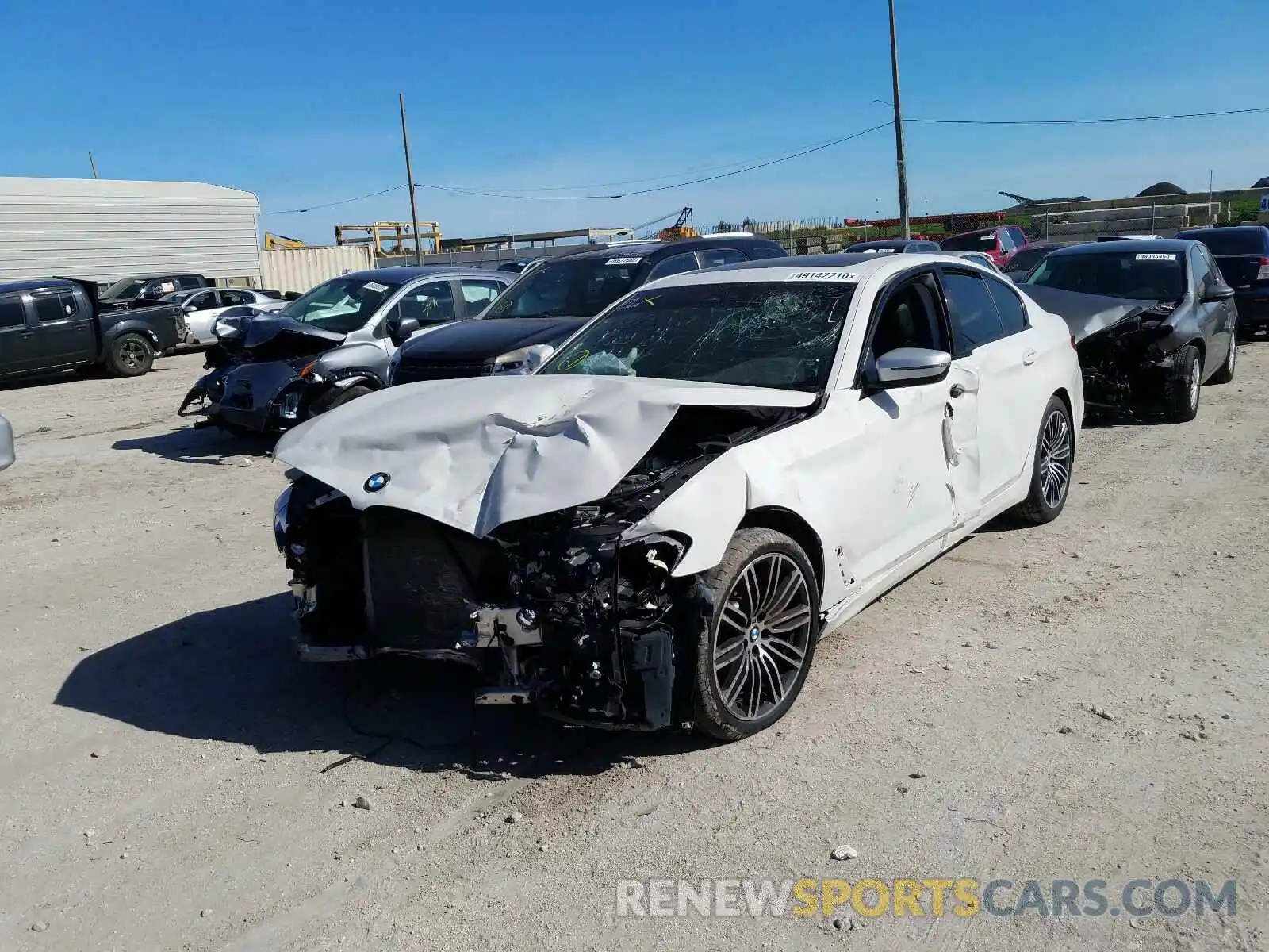 2 Photograph of a damaged car WBAJE5C52KWE66376 BMW 5 SERIES 2019