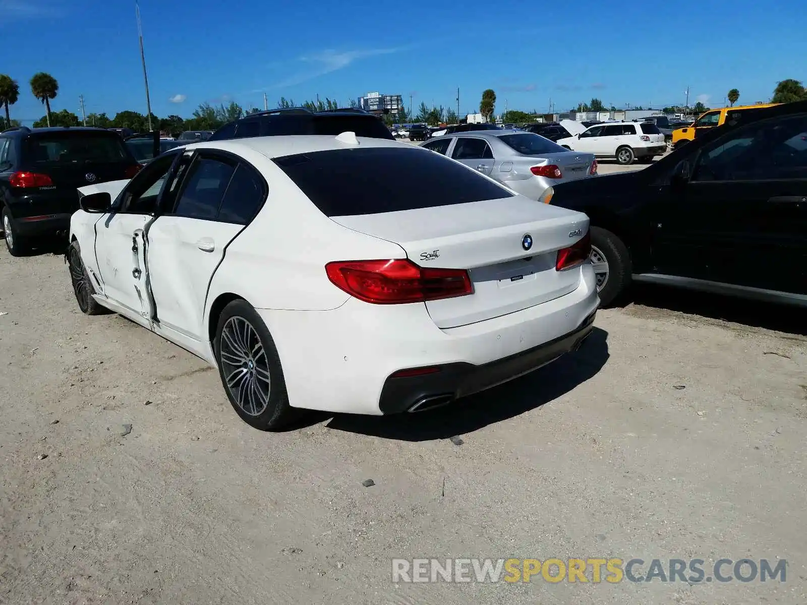 3 Photograph of a damaged car WBAJE5C52KWE66376 BMW 5 SERIES 2019