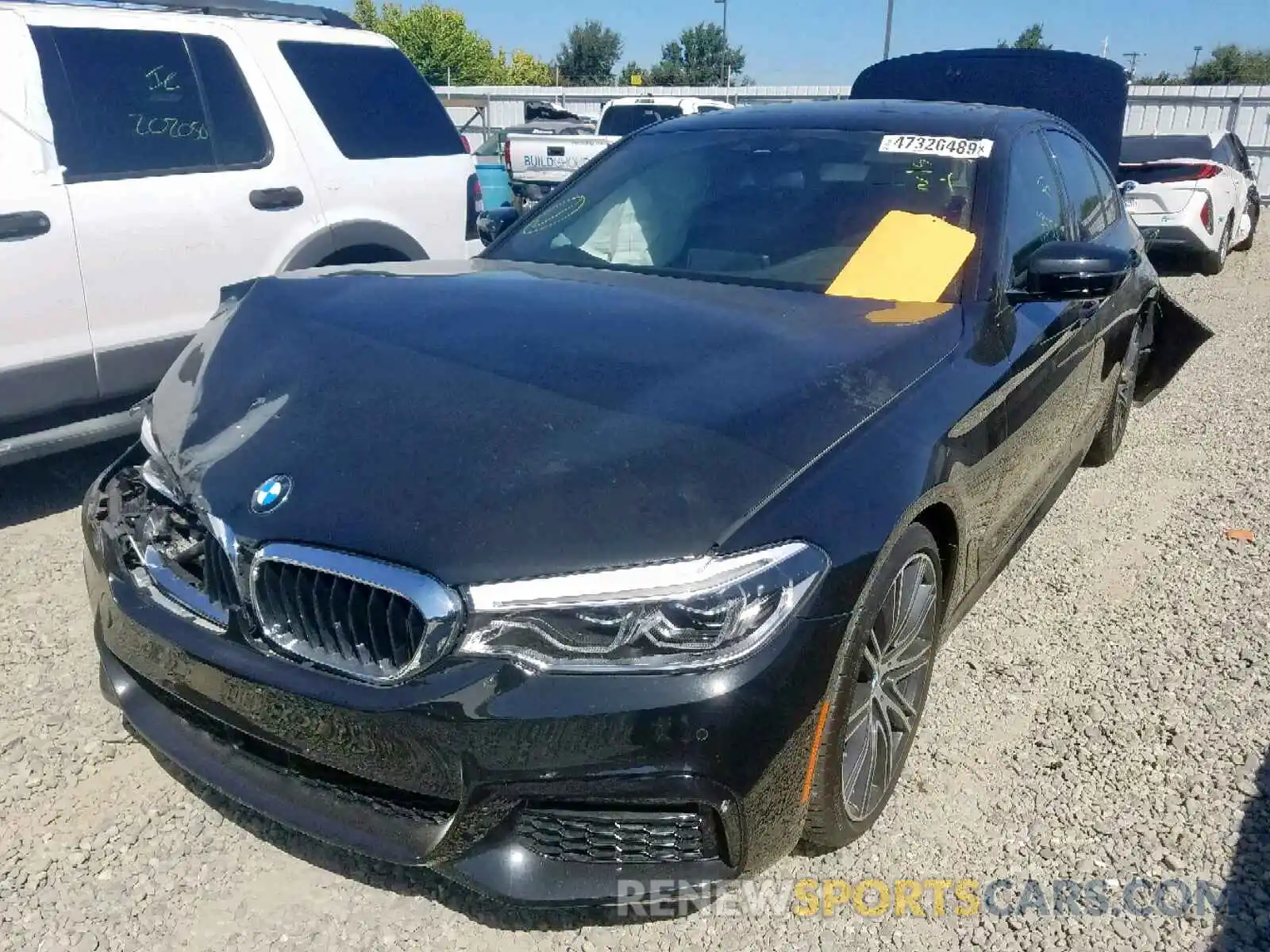 2 Photograph of a damaged car WBAJE5C52KWE66619 BMW 5 SERIES 2019