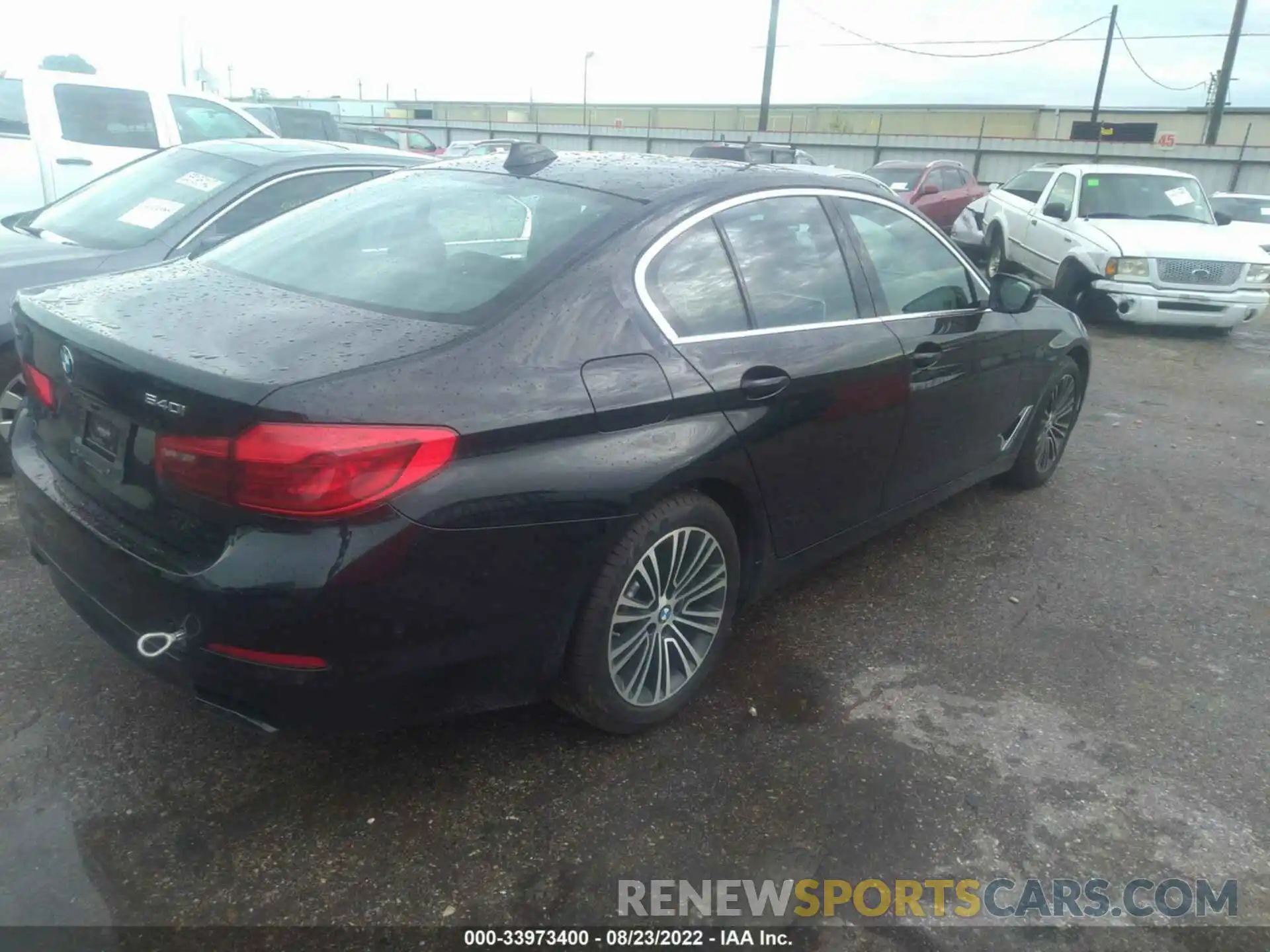 4 Photograph of a damaged car WBAJE5C52KWE66653 BMW 5 SERIES 2019