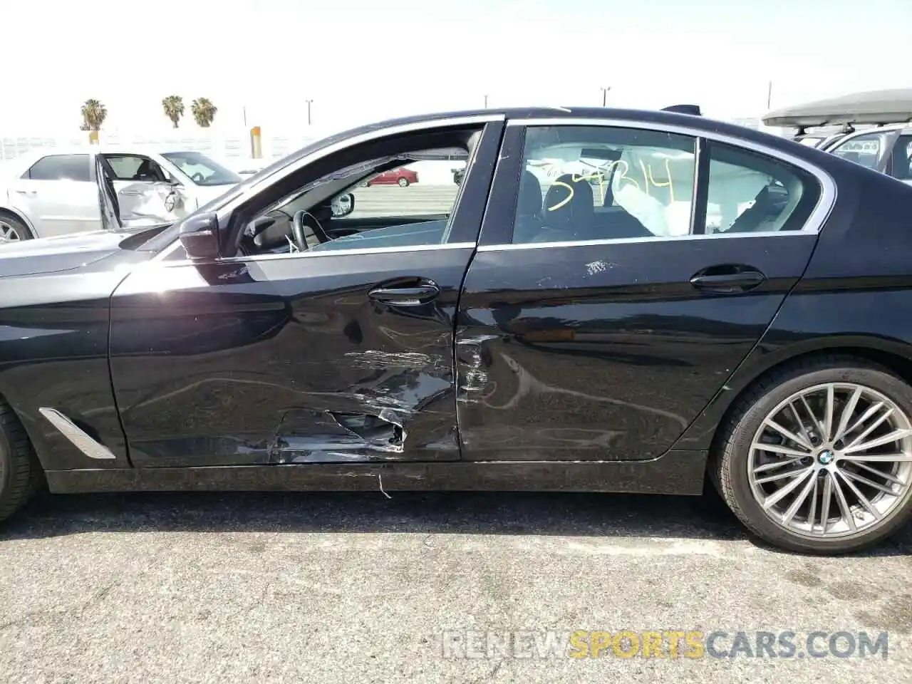 9 Photograph of a damaged car WBAJE5C52KWW10621 BMW 5 SERIES 2019