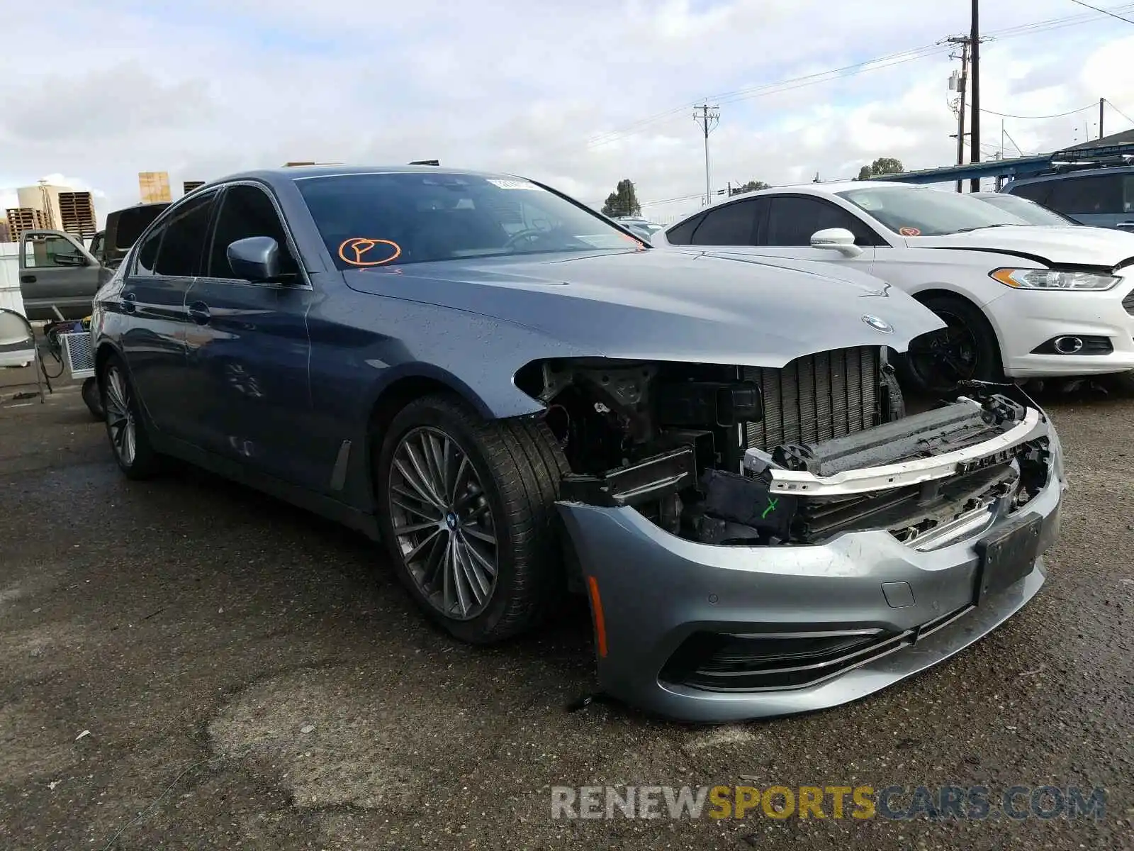 1 Photograph of a damaged car WBAJE5C52KWW39293 BMW 5 SERIES 2019