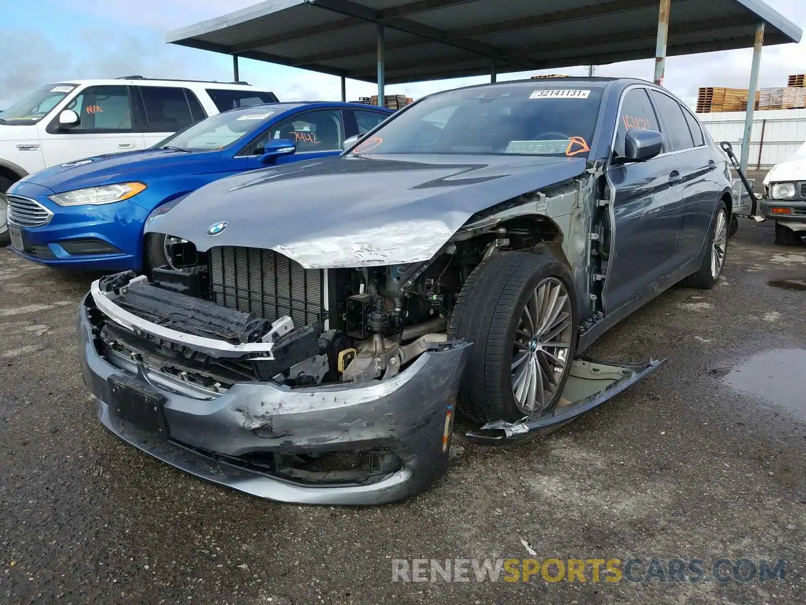 2 Photograph of a damaged car WBAJE5C52KWW39293 BMW 5 SERIES 2019