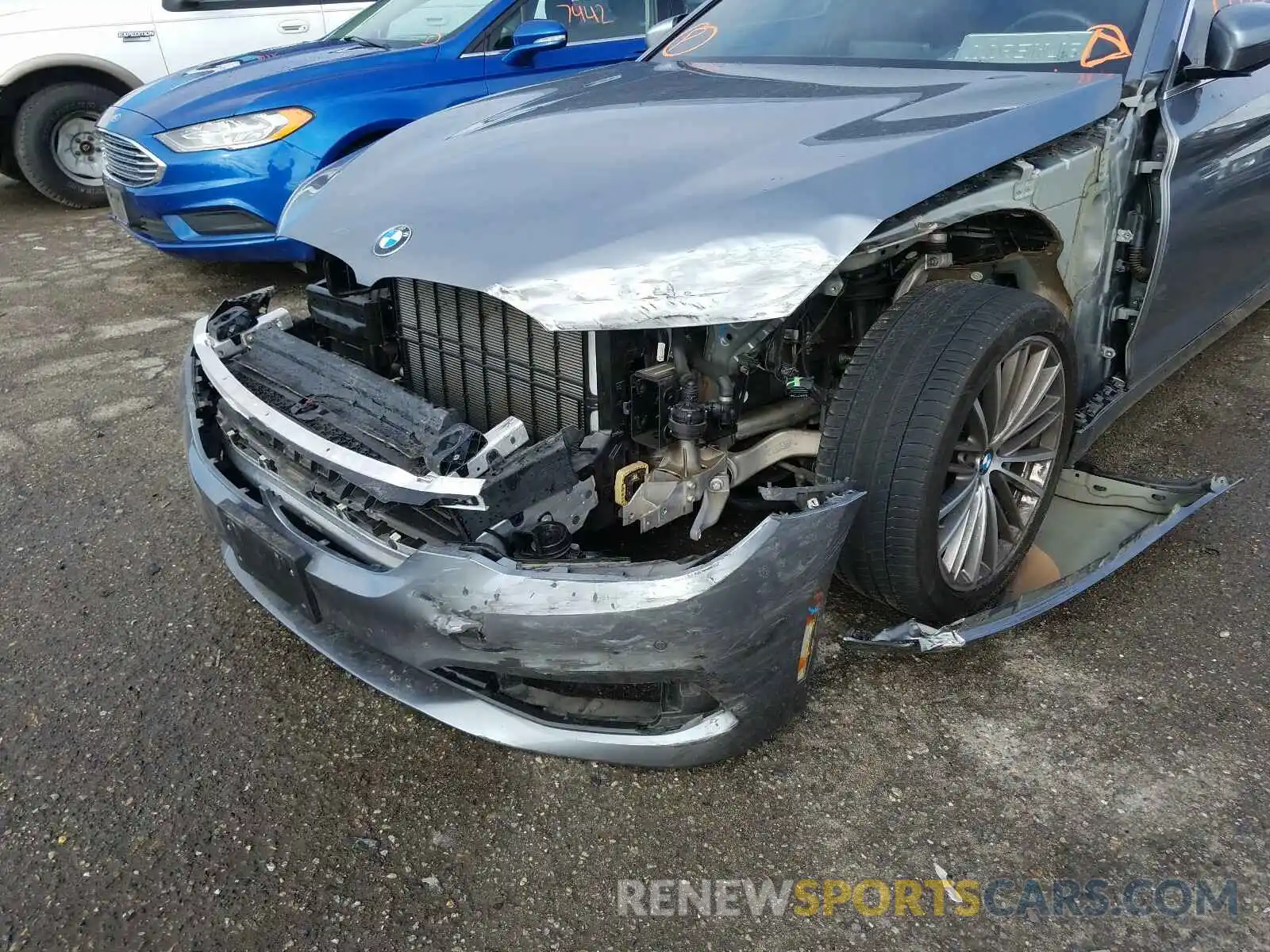 9 Photograph of a damaged car WBAJE5C52KWW39293 BMW 5 SERIES 2019