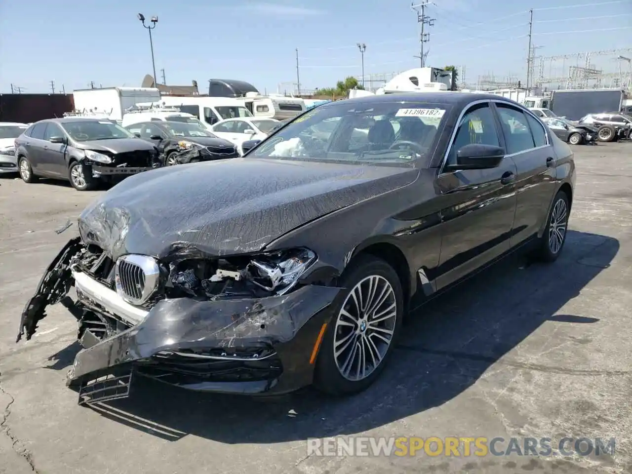 2 Photograph of a damaged car WBAJE5C52KWW47099 BMW 5 SERIES 2019