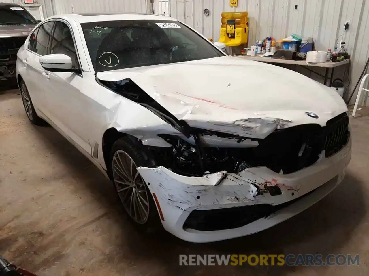 1 Photograph of a damaged car WBAJE5C53KWE66578 BMW 5 SERIES 2019