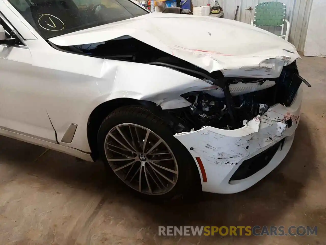 9 Photograph of a damaged car WBAJE5C53KWE66578 BMW 5 SERIES 2019