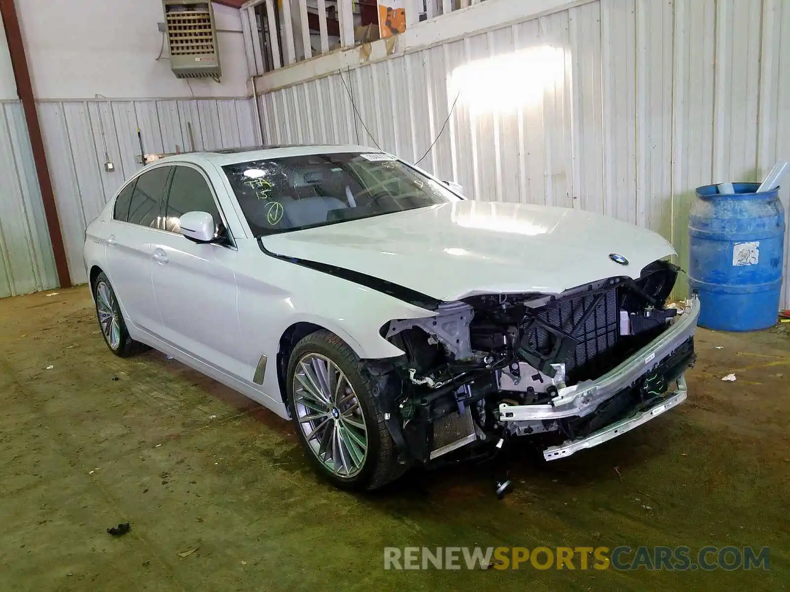 1 Photograph of a damaged car WBAJE5C53KWW06769 BMW 5 SERIES 2019