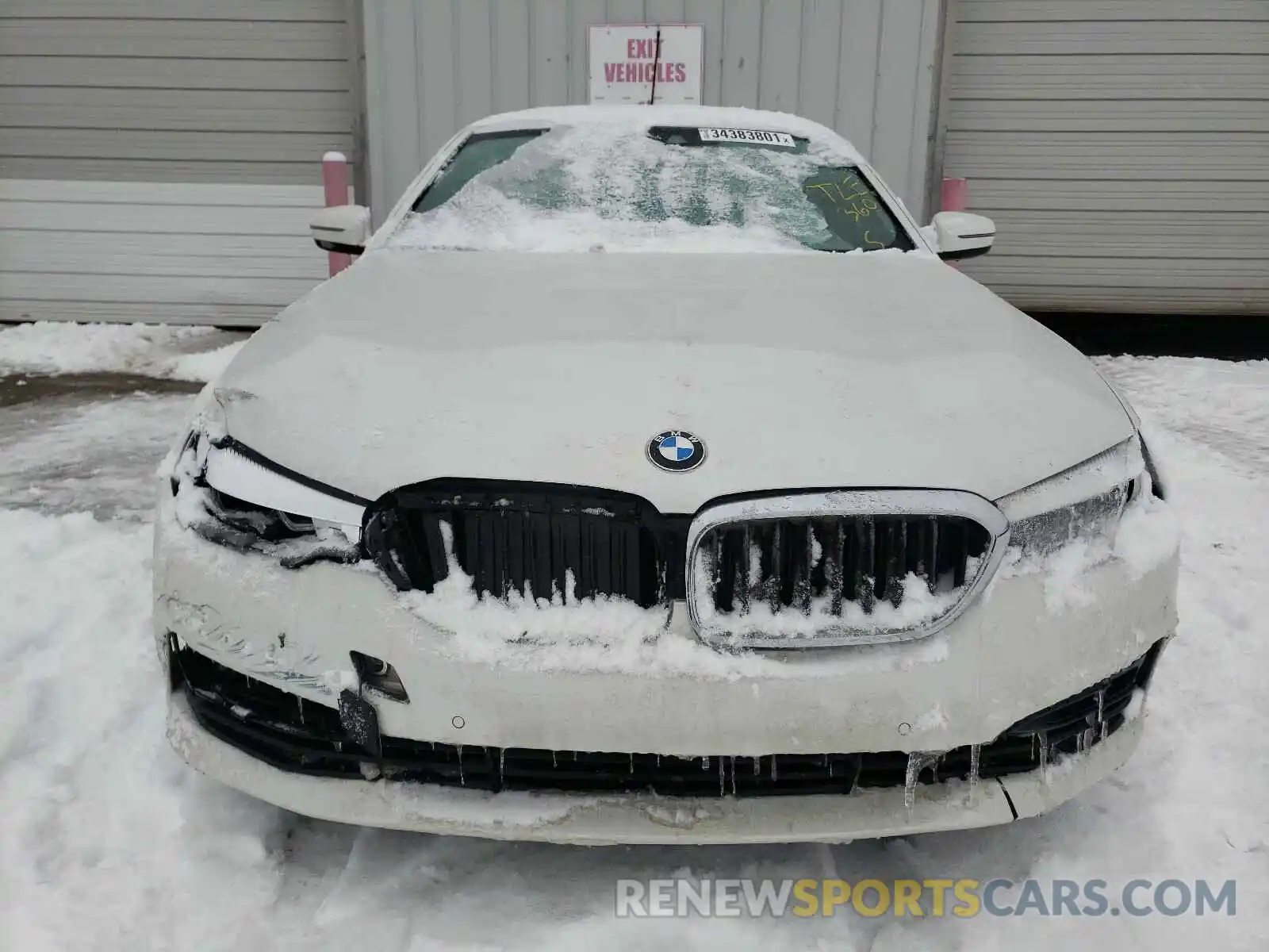 9 Photograph of a damaged car WBAJE5C53KWW26827 BMW 5 SERIES 2019