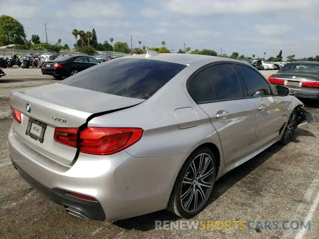 4 Photograph of a damaged car WBAJE5C54KG918934 BMW 5 SERIES 2019