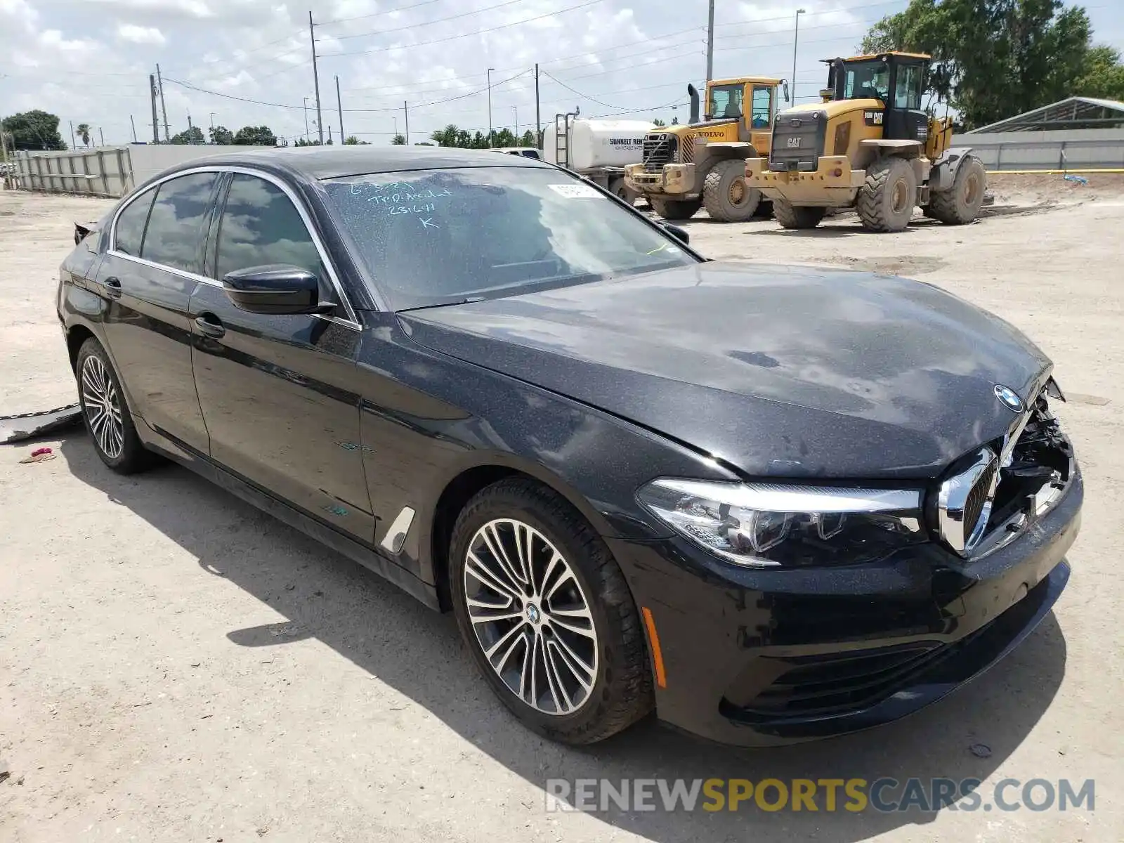 1 Photograph of a damaged car WBAJE5C54KWE66301 BMW 5 SERIES 2019