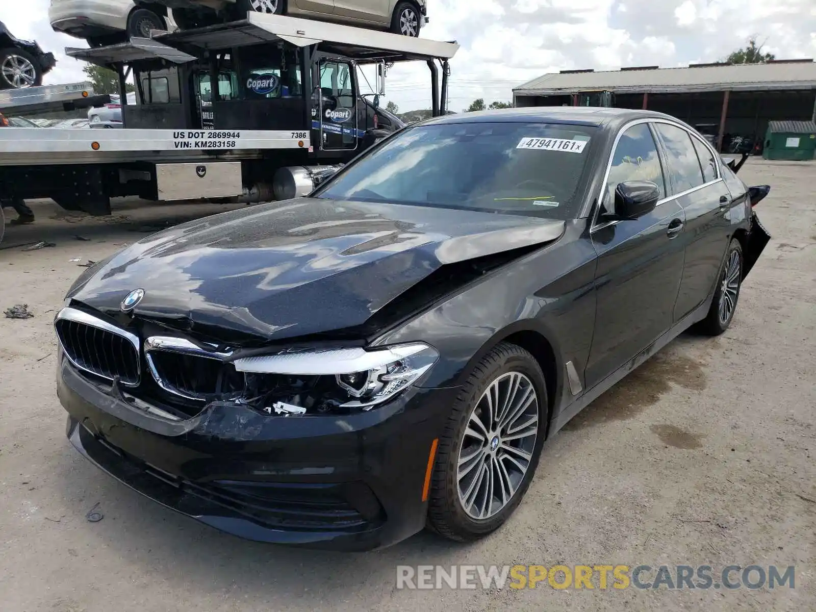 2 Photograph of a damaged car WBAJE5C54KWE66301 BMW 5 SERIES 2019