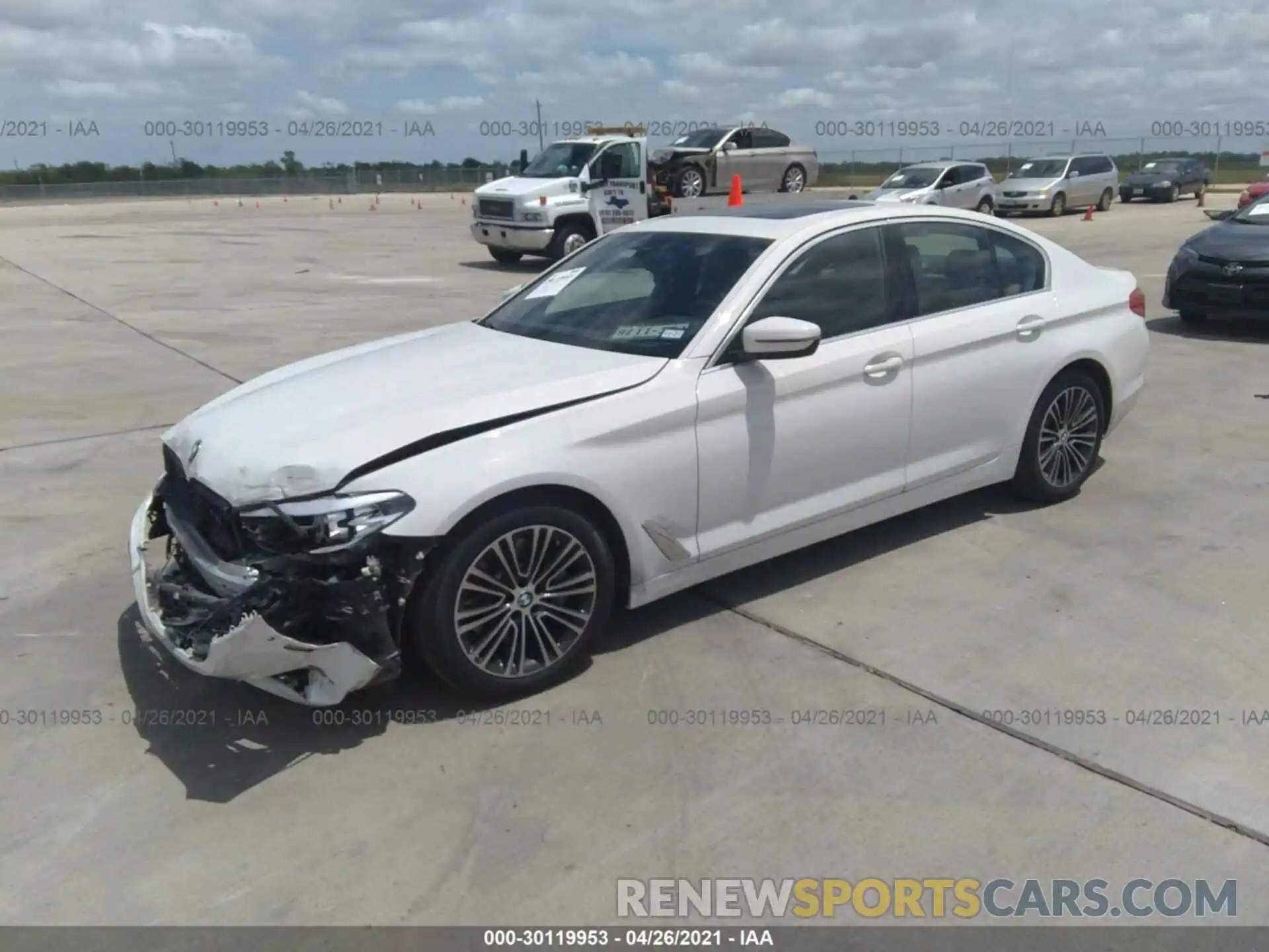 2 Photograph of a damaged car WBAJE5C54KWE66492 BMW 5 SERIES 2019